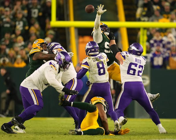 Vikings quarterback Kirk Cousins faced pressure in key spots against the Packers on Sunday. 