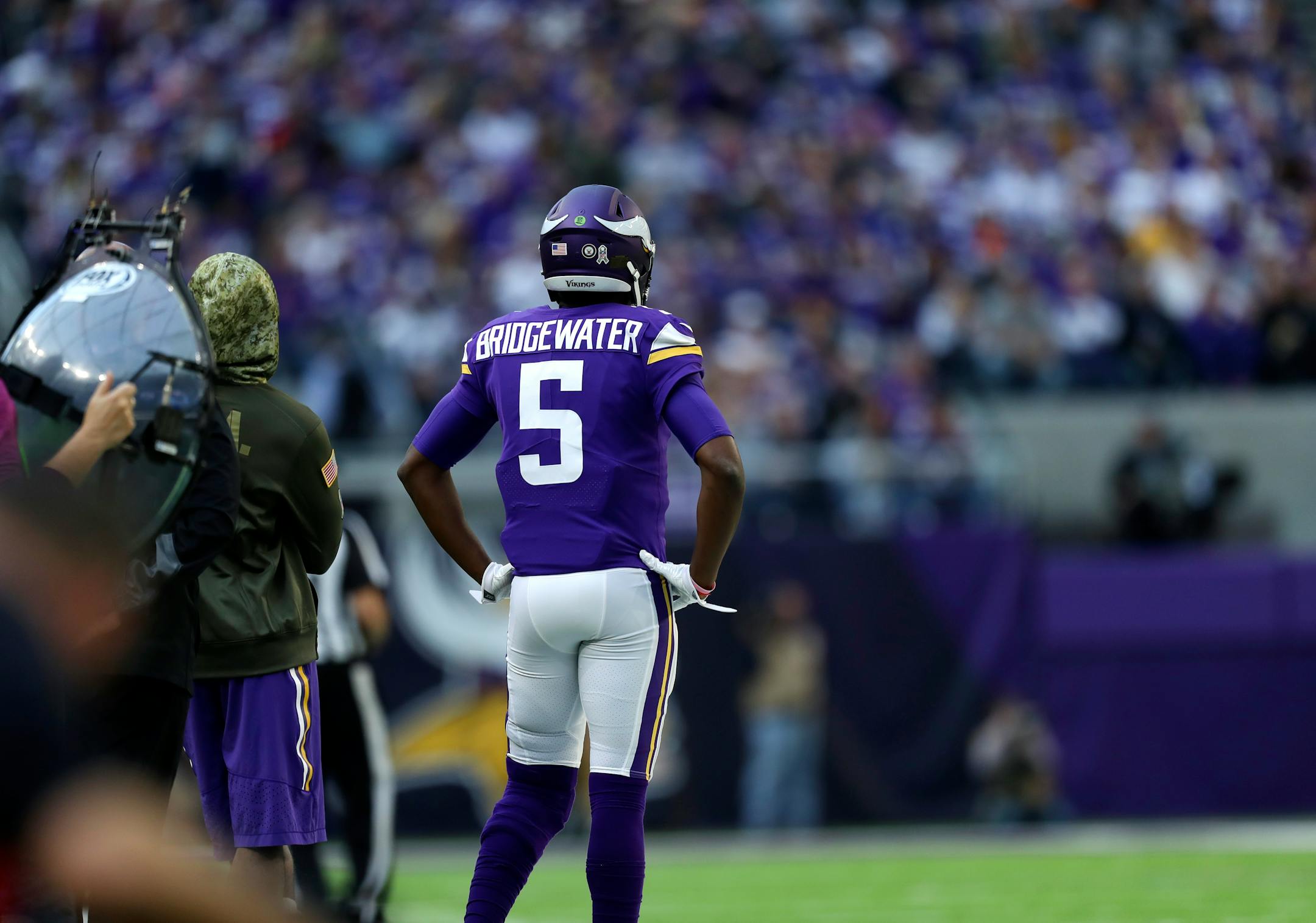 Vikings quarterback Teddy Bridgewater watched from the sidelines, ready to go.