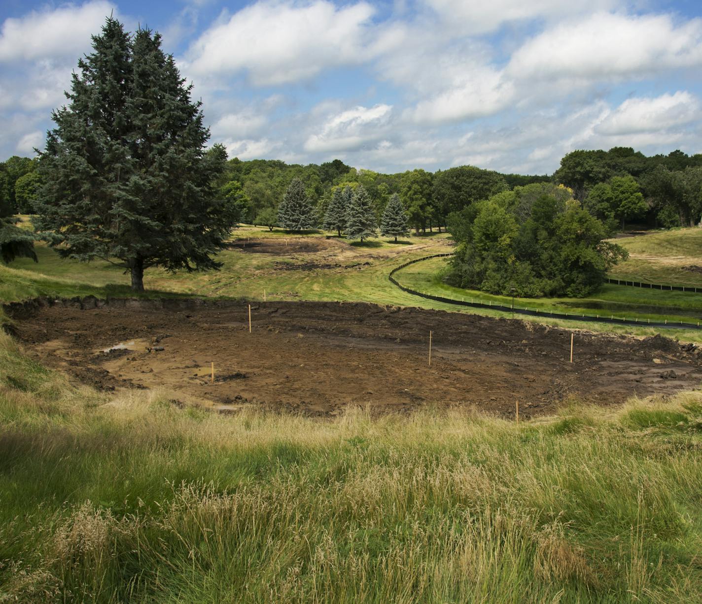 Red Oak Golf Course (855 Red Oak Ln, Mound) showing weeds and construction, where nice grass used to be. ] Golf in Minnesota -- The Twin Cities invested heavily in the Golf Boom that started the millennium, and now we're seeing the fallout. DAVIDBREWSTER/STAR TRIBUNE