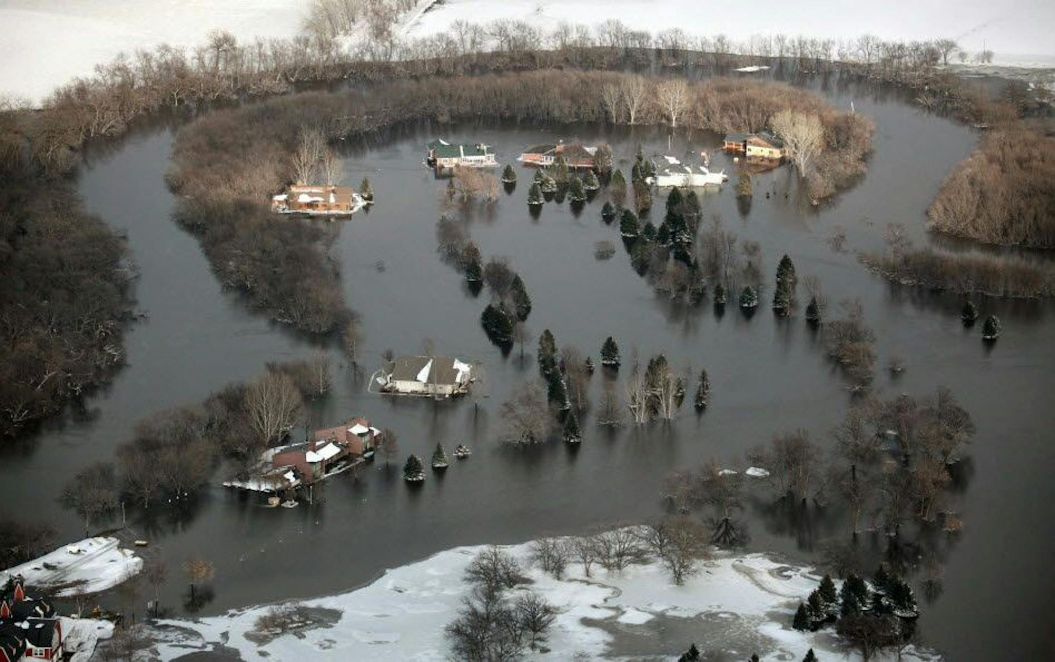 Flooding on the Red River in 2009. ORG XMIT: MIN1408061831533419