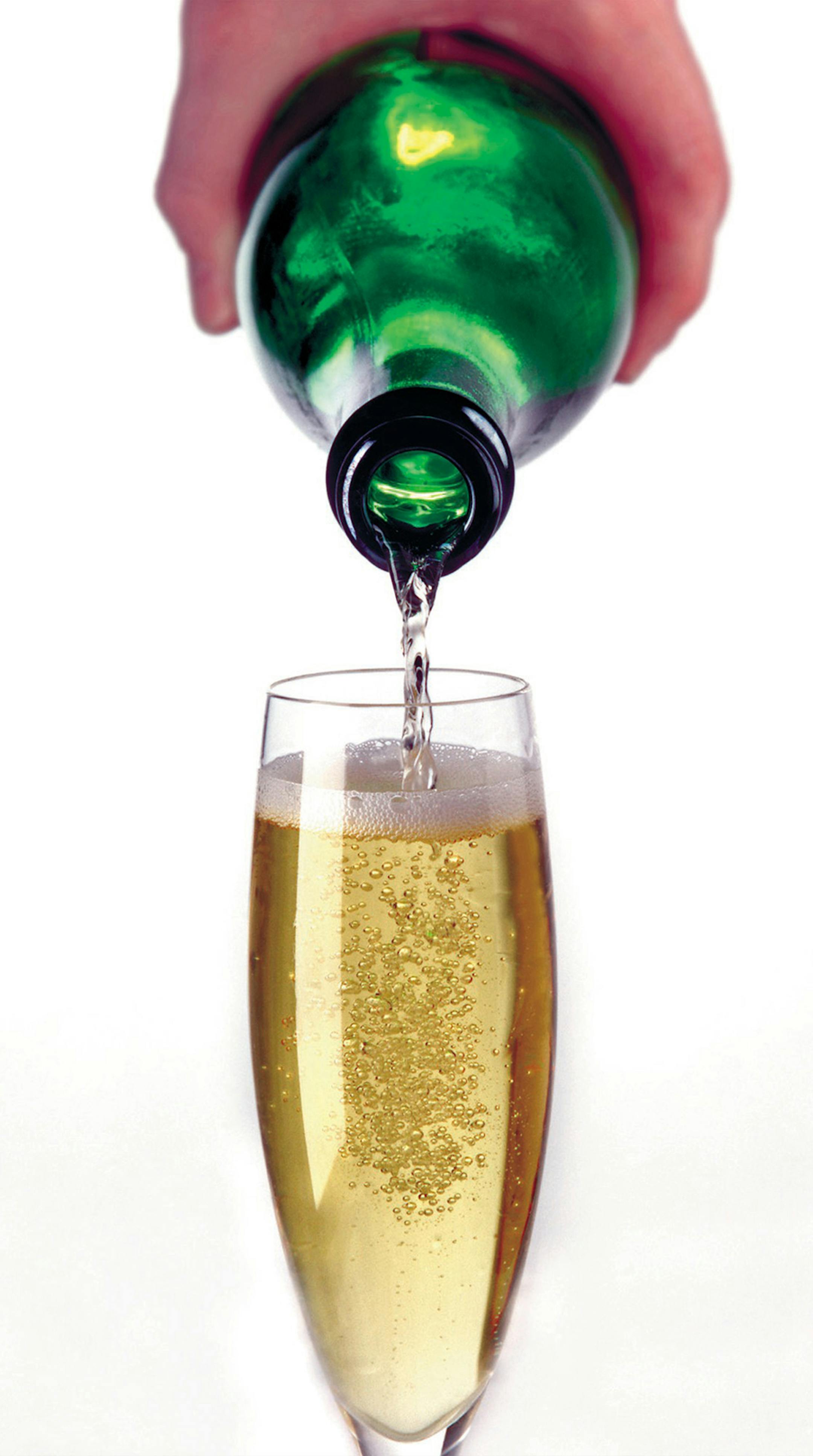 Sparkling drinks celebrate the season of spring.