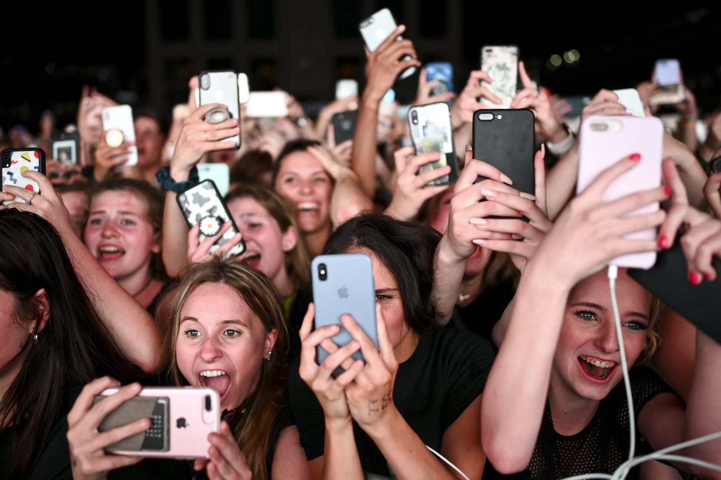 It's a phone-y world: But don't spend the whole concert (Billie Eilish's Armory show here) looking at your screen.