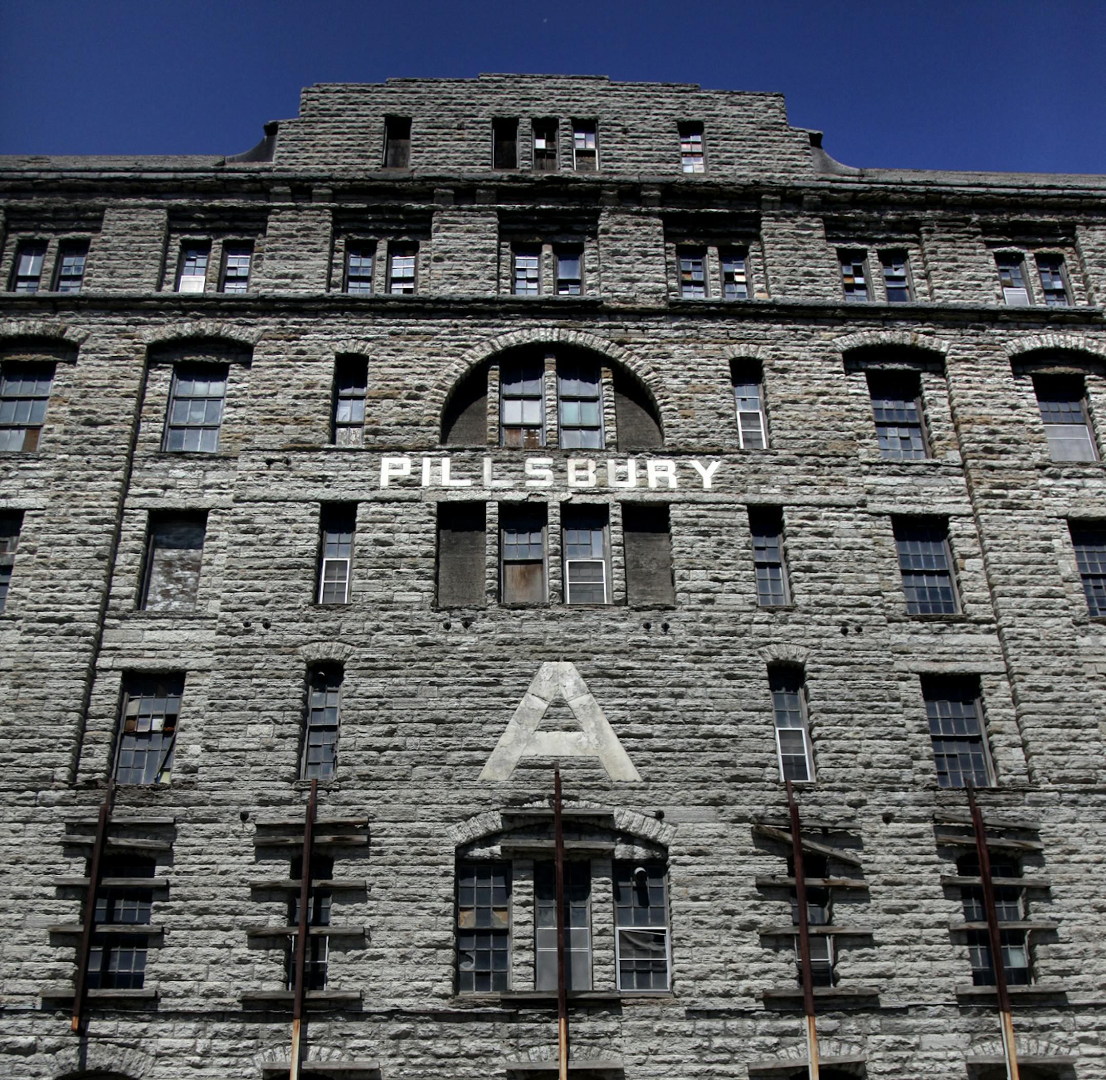 ELIZABETH FLORES &#x2022; eflores@startribune.com June 8, 2011 - Minneapolis, MN - The impact the state's new historic tax credit is having on rehabbing old buildings. IN THIS PHOTO:] Pillsbury A-Mill building ORG XMIT: MIN2013080114462055