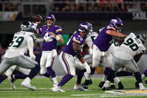 Sean Mannion had another strong outing in his bid to be the Vikings' backup quarterback, going 11-for-14 for 88 yards, one touchdown and one intercept
