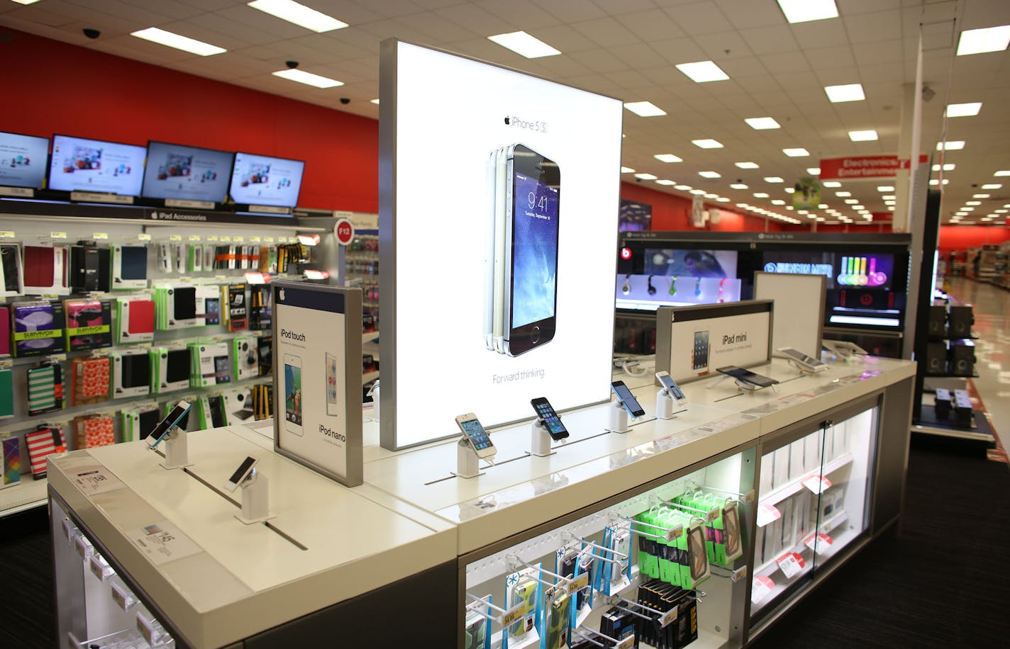 The newly renovated electronics department at Target in Minneapolis, Min., Wednesday, October 16, 2013. Lynx Innovations was responsible for installing the redesigned department. ] (KYNDELL HARKNESS/STAR TRIBUNE) kyndell.harkness@startribune.com