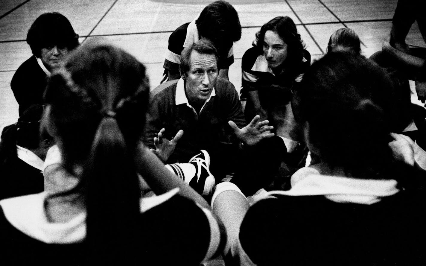 November 13, 1980 Armstrong volleyball coach Denny Erickson discussed strategy Tom Sweeney, Minneapolis Star Tribune ORG XMIT: MIN2017012922471469