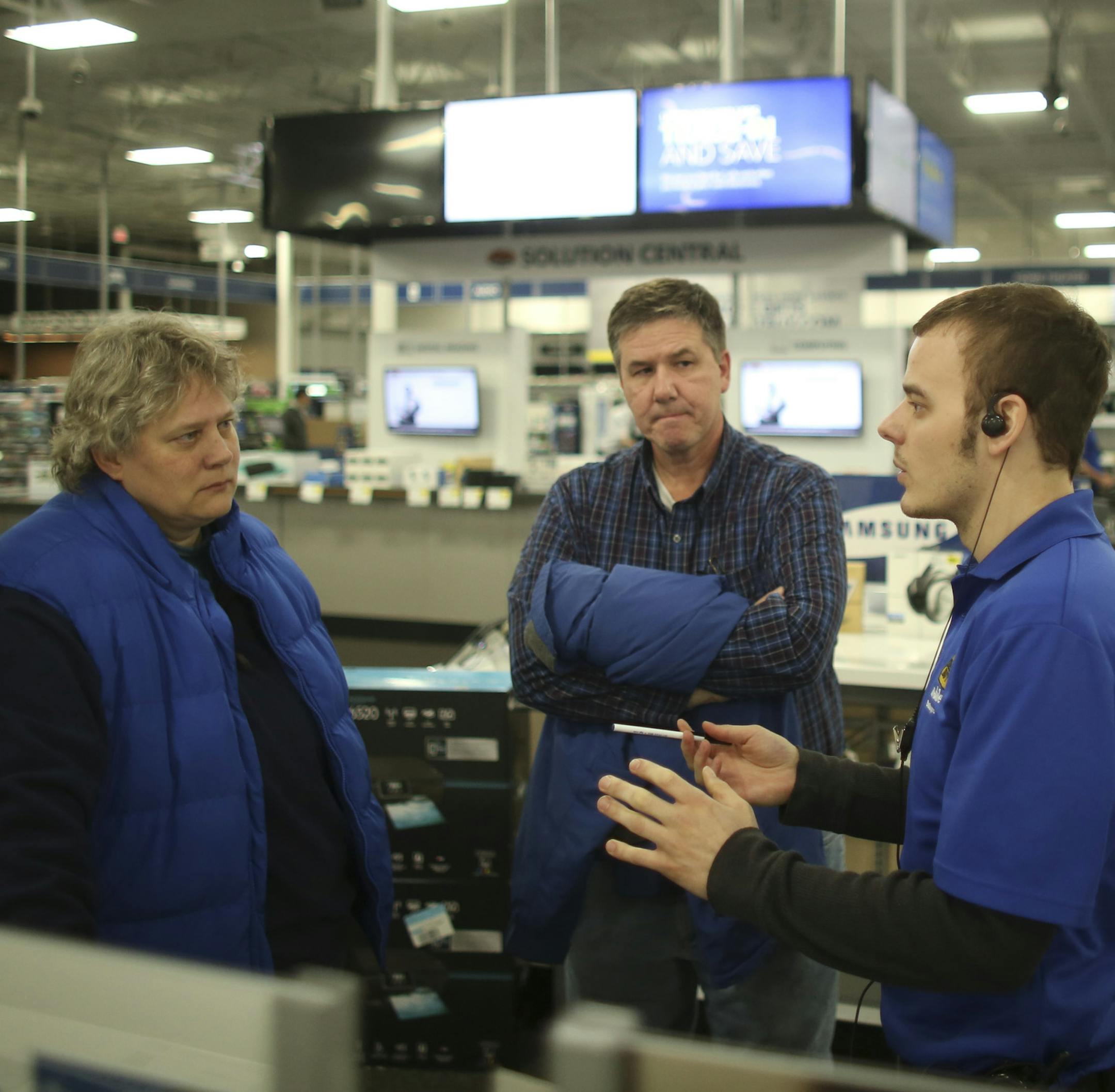Richfield-based Best Buy appears to have achieved their initial goal of driving strong traffic through multiple categories in-store and online over the Black Friday weekend. On Cyber Monday, Yvonne and Keith Crocker were helped by Best Buy sales consultant Paul Thelen as they shopped for a tablet in the Roseville store December 2, 2013. ] JEFF WHEELER ‚Ä¢ jeff.wheeler@startribune.com