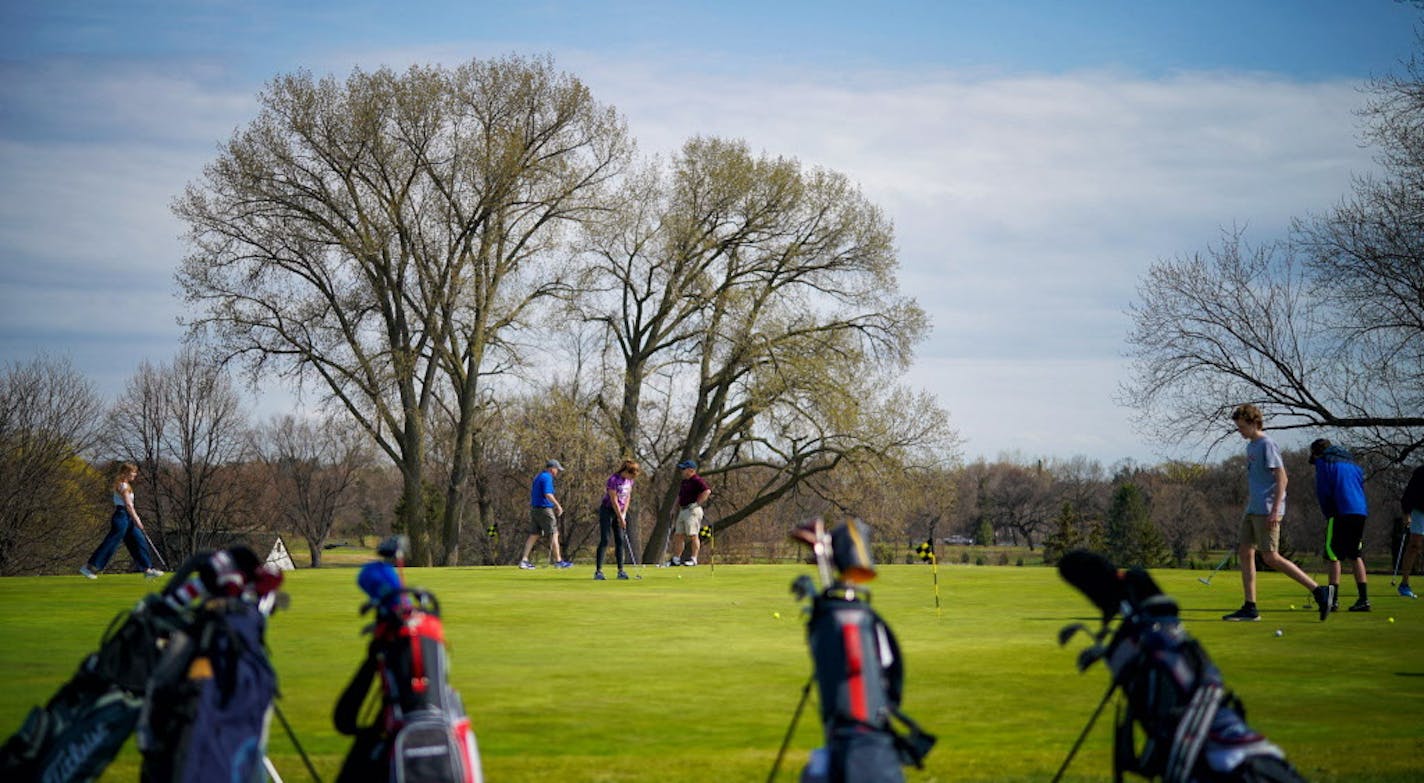 Students on the practice putting green at Hiawatha Golf Course in Minneapolis. ] GLEN STUBBE &#x2022; glen.stubbe@startribune.com Tuesday, May 1, 2018 The future of Hiawatha Golf Course is still unclear. Will it still have golf? Something completely different? One this is clear, however: an 18-hole golf course is highly unlikely. A community advisory committee met on April 30 (the second meeting) and will be tasked with designing its fate. What's Happening at this time: .The front nine holes are