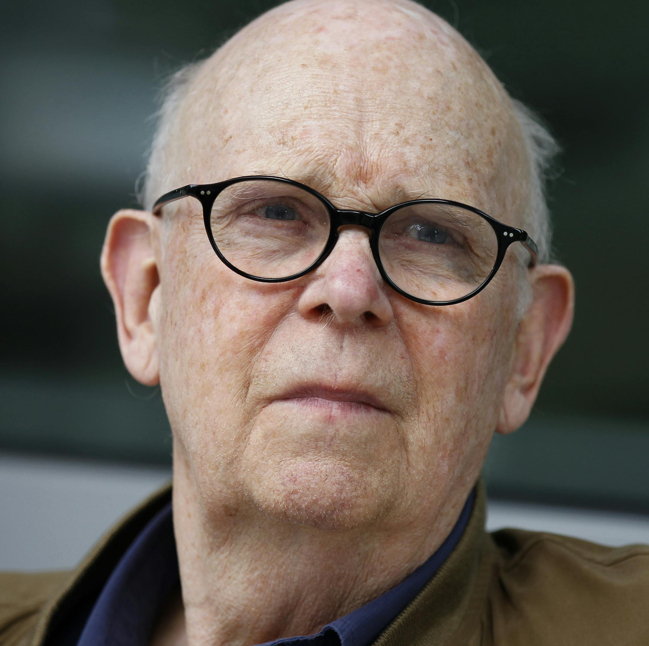 Claes Oldenburg watches as his sculpture "Paint Torch" is installed by the George Young Company at the Pennsylvania Academy of the Fine Arts Saturday, Aug. 20, 2011, in Philadelphia. The prestigious art school and museum commissioned the celebrated 82-year-old artist to make the outdoor sculpture for its new public plaza, located two blocks north of his celebrated ‚ÄúClothespin.‚Äù (AP Photo/Alex Brandon) ORG XMIT: MIN2013091616211397