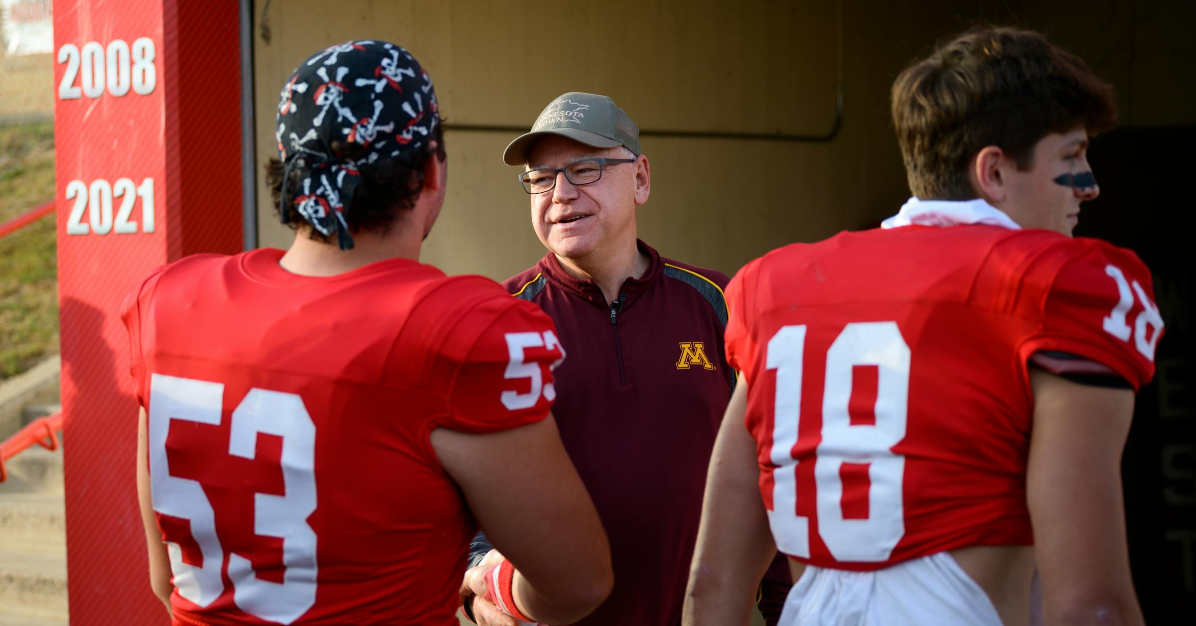 Gov. Tim Walz pops up in Mankato, gives pep talk to high school team he ...