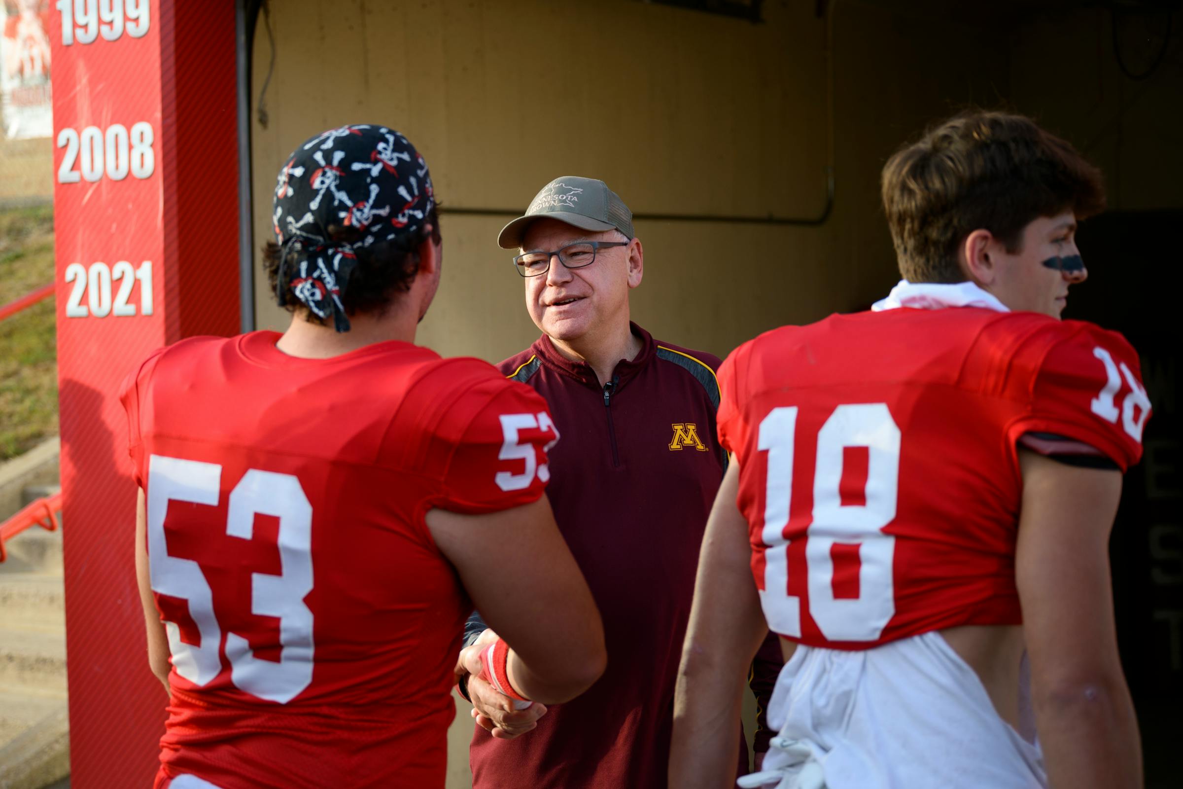 Gov. Tim Walz pops up in Mankato, gives pep talk to high school team he ...