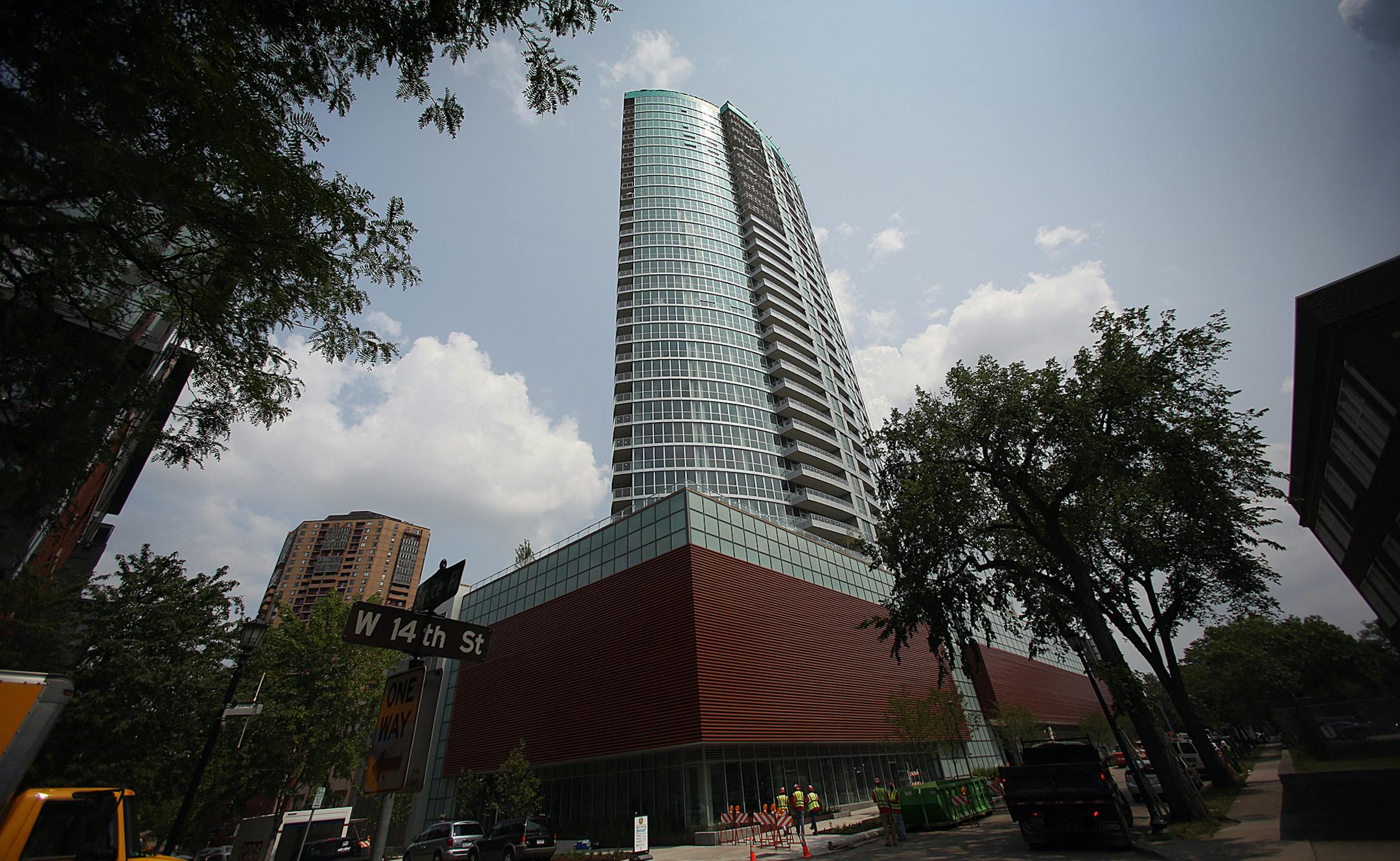 The 36-story Loring Park apartment building has 354 units including studios, one and two-bedroom apartments, a fitness center, indoor hot tub, sauna and steam rooms and many other amenities.] JIM GEHRZ &#x201a;&#xc4;&#xa2; jgehrz@startribune.com / Minneapolis, MN / August 1, 2014 / 1:00 PM