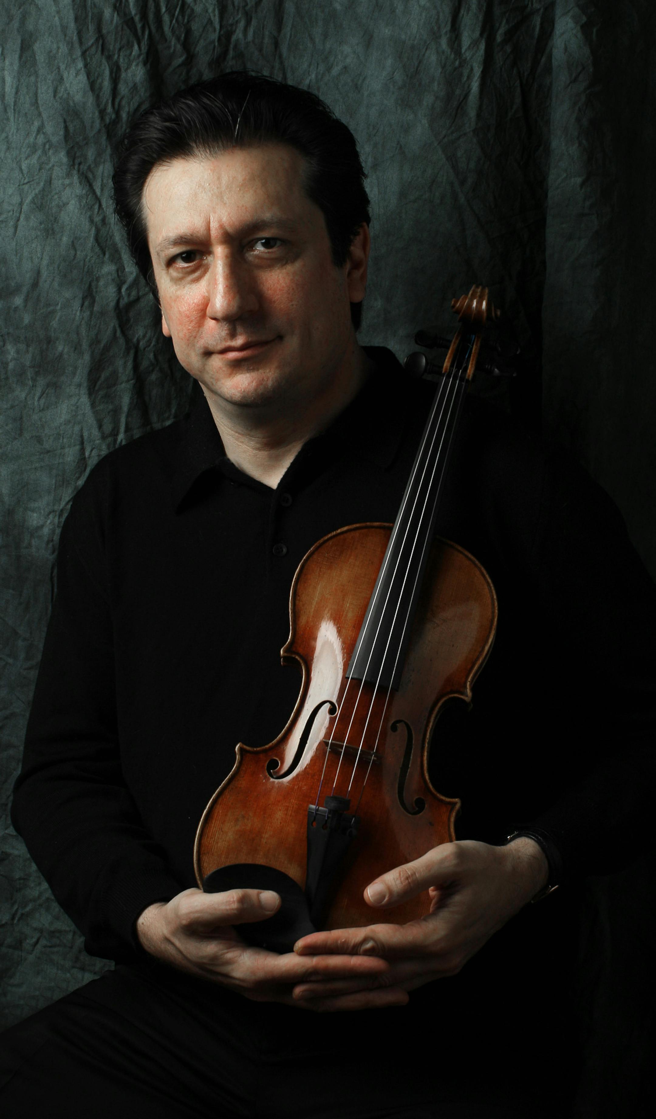 TOM WALLACE • twallace@startribune.com Assignment #20013946B Slug: art091210 Date: august 27, 2010 “Fresh Faces” for the 2010 Fall arts lineup for music theaters and dance toupes_THIS PHOTO: ] The Twin Cities Fresh Faces, Ruggero Allifranchini from the SPCO.