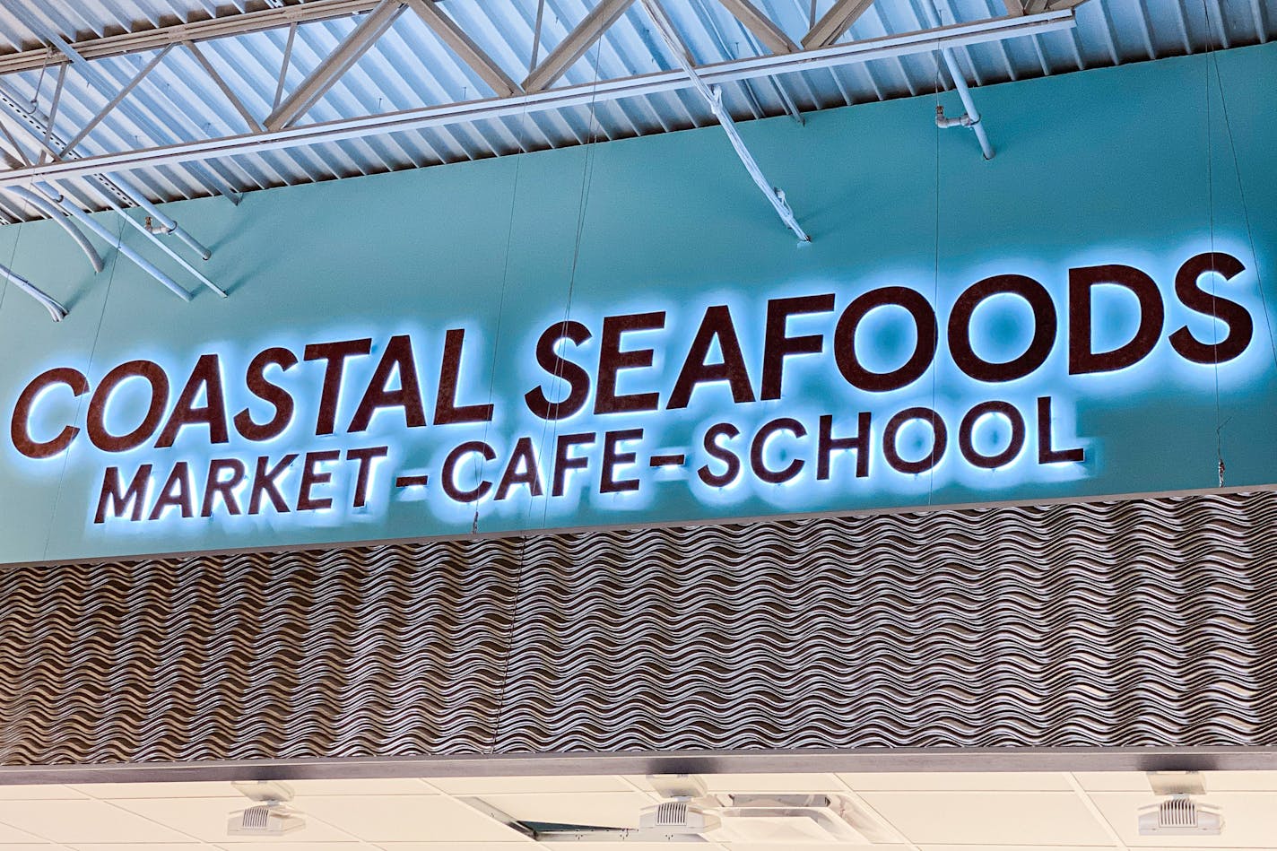 Coastal Seafoods is opening a new, 3,000-square-foot market and cafe in Minneapolis.