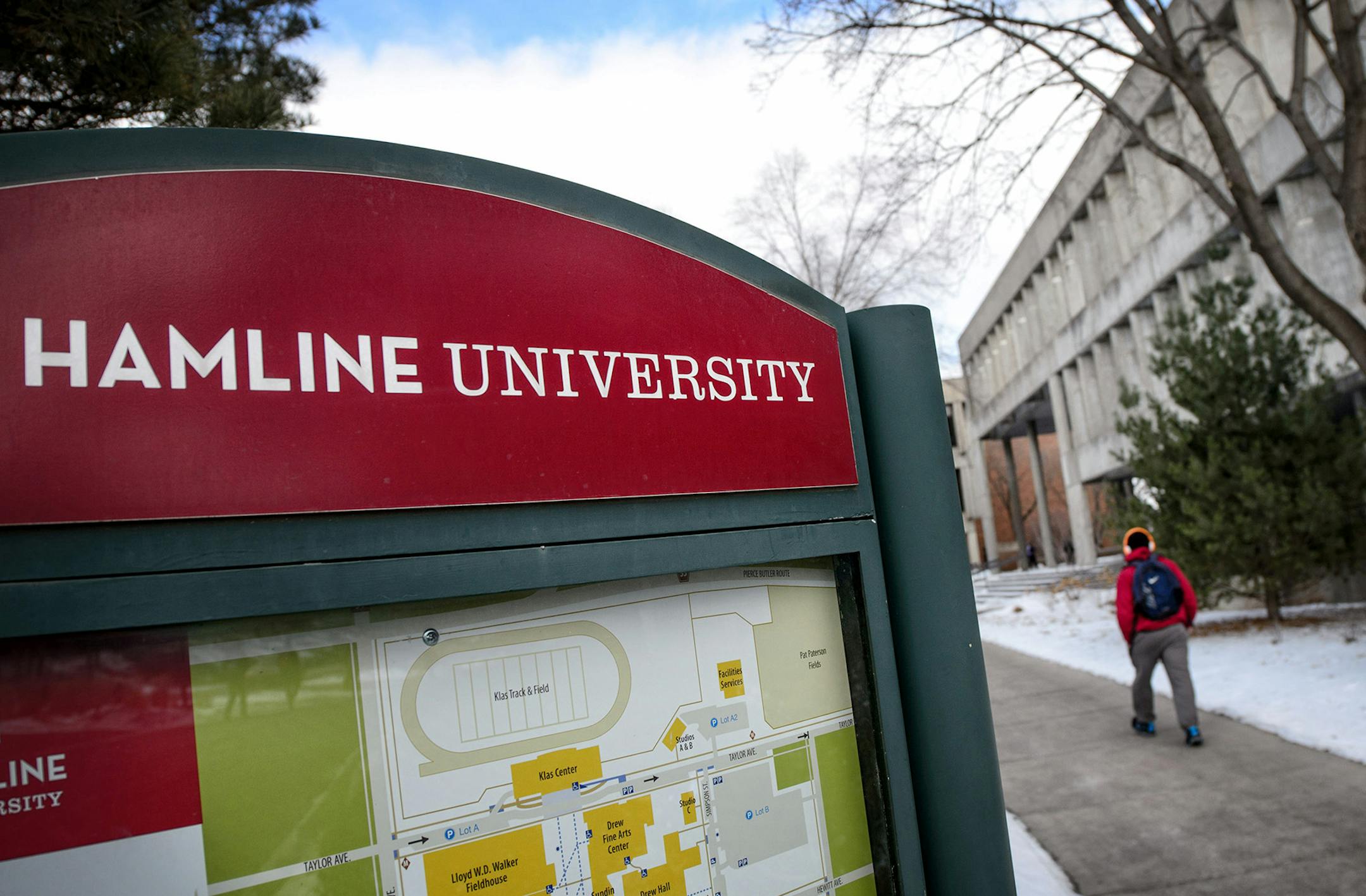 Hamline University Law School on the right. ] GLEN STUBBE * gstubbe@startribune.com Friday, February 13, 2015 William Mitchell College of Law and Hamline University's law school plan to announce Friday that they're combining into a single operation, to be named Mitchell/Hamline School of Law. The surprise announcement comes after years of on-again, off-again merger talks, and a growing realization that Minnesota could no longer support four law schools. ORG XMIT: MIN1502131540463741