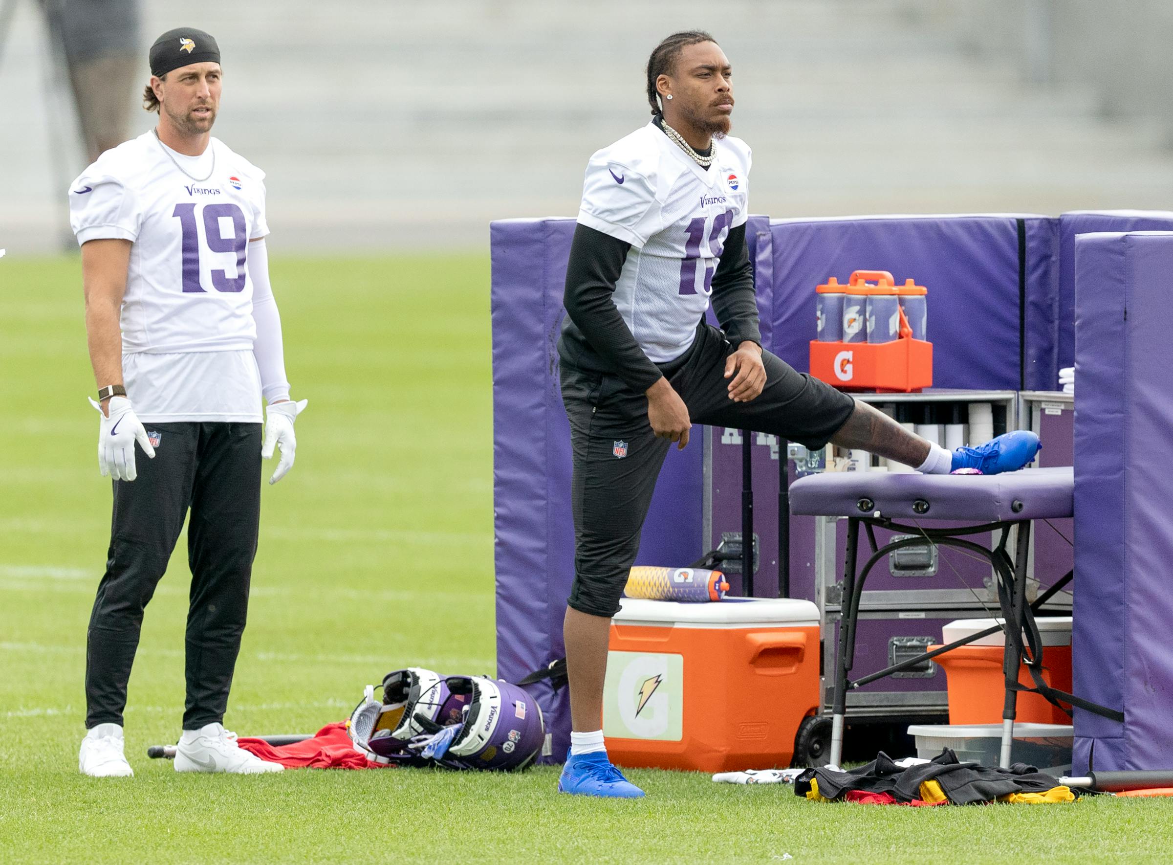 Justin Jefferson, Adam Thielen switch roles for Vikings reunion