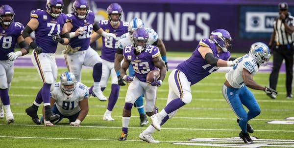 'They're doing really well.' Offensive line earns Zimmer's praise