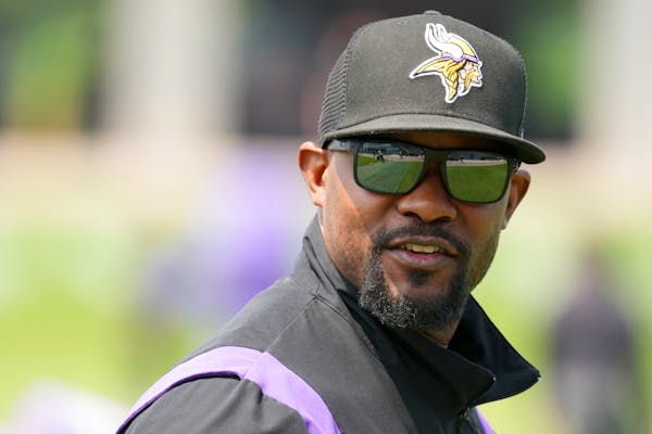 The first word on Brian Flores' new Vikings defense: 'Intense'