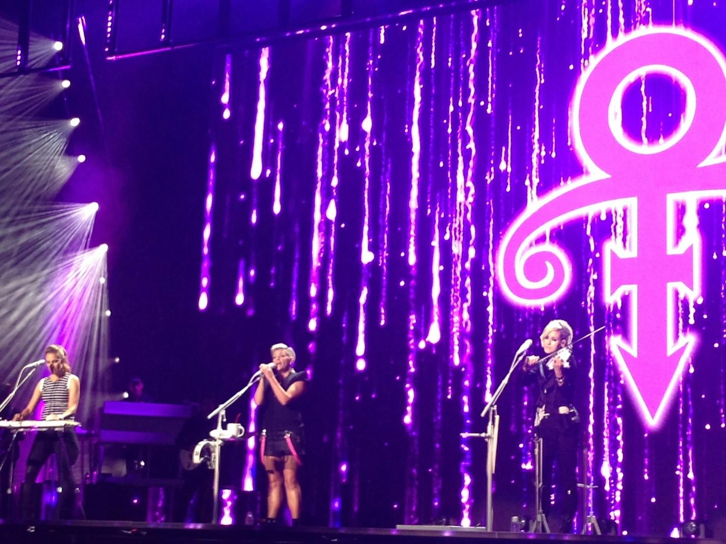 The Dixie Chicks paid tribute to Prince with a riveting version of "Nothing Compares 2 U" a half-hour into their set Saturday at the State Fair grandstand.