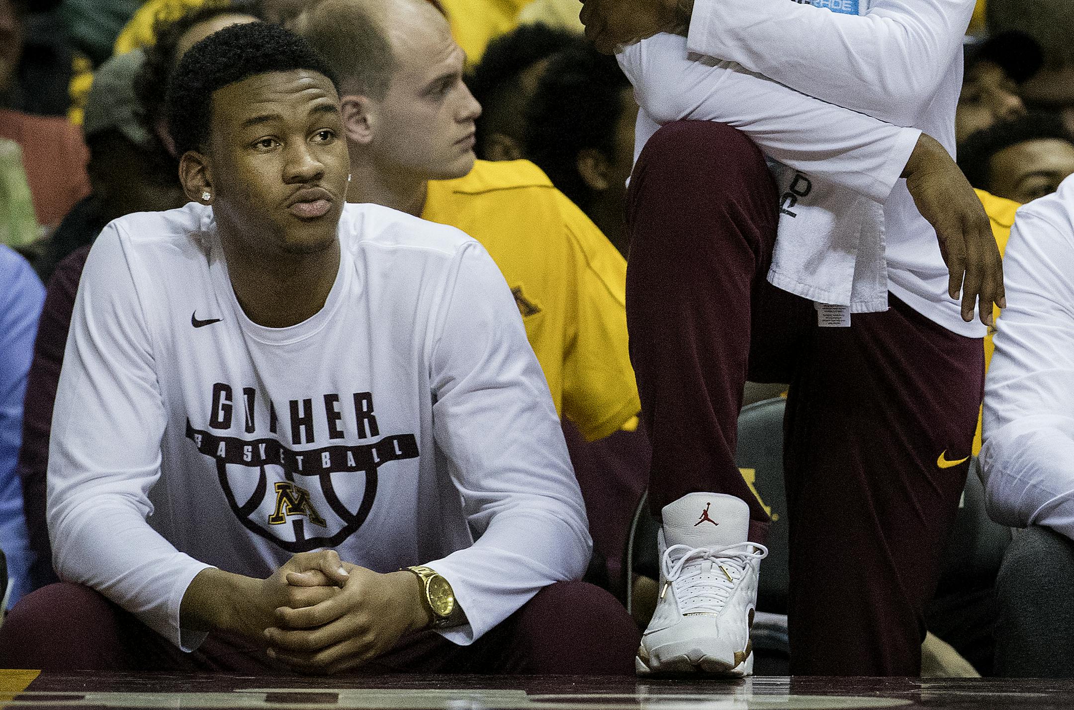 Eric Curry. ] CARLOS GONZALEZ ï cgonzalez@startribune.com - November 29, 2017, Minneapolis, MN, Williams Arena, NCAA Basketball, University of Minnesota Gophers vs. Miami Hurricanes