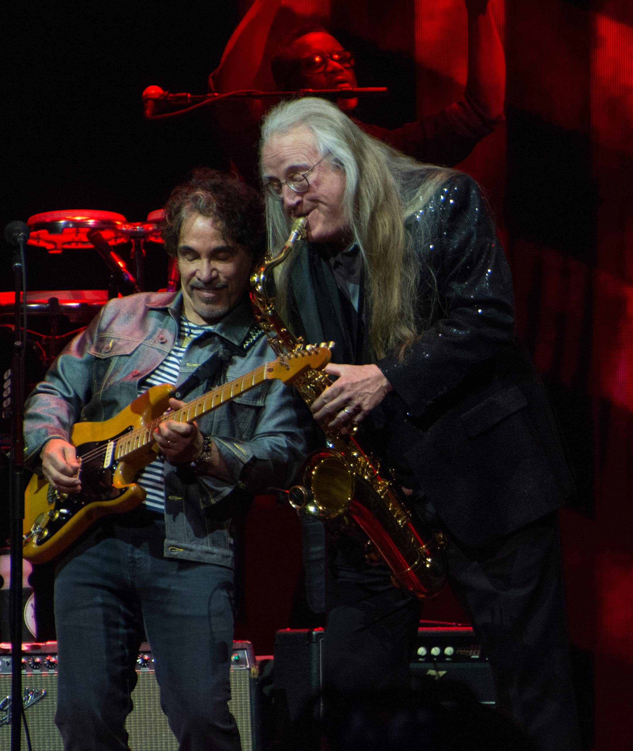 Steven Cohen special to the Star Tribune Daryl Hall & John Oates perform in concert to a packed audience at the Xcel Center in May 16, 2017.
