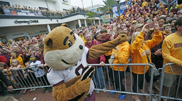 Goldy Gopher at the Citrus Bowl in 2015.