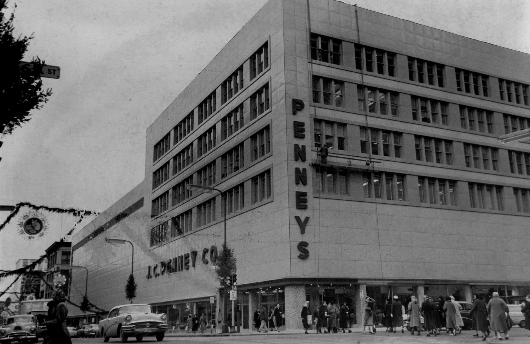 December 7, 1958 Decked Out for the holidays - and for many years - in its new porcelainized attire is the J.C. Penny Co. store at S. 6th St. and Nicollet Av. Workmen this week will attach and caulk the last of 3,000 buff-colored steel panels. Modernizing of the interior is due for completion in May at a cost of two million dollars. December 4, 1958 John Croft, Minneapolis Star Tribune ORG XMIT: MIN2017012819344520
