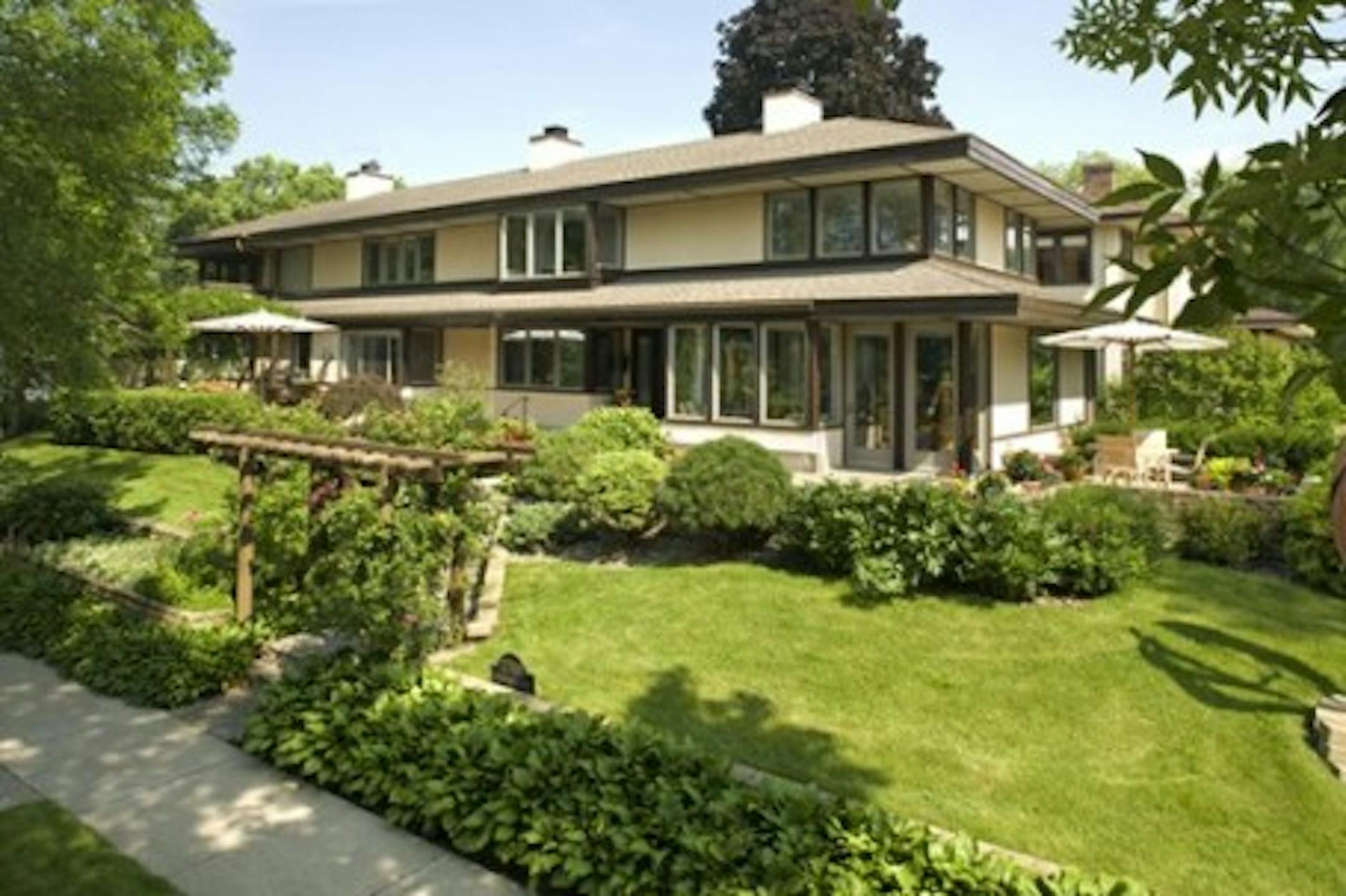 photos courtesy of Debbie McNally, Lakes Sotheby's International Realty