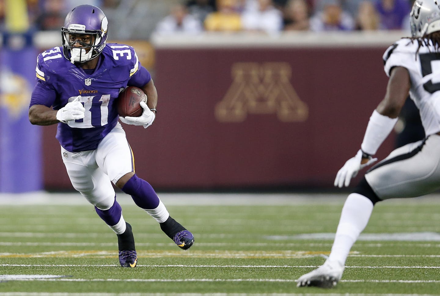 Vikings running back Jerick McKinnon (31)