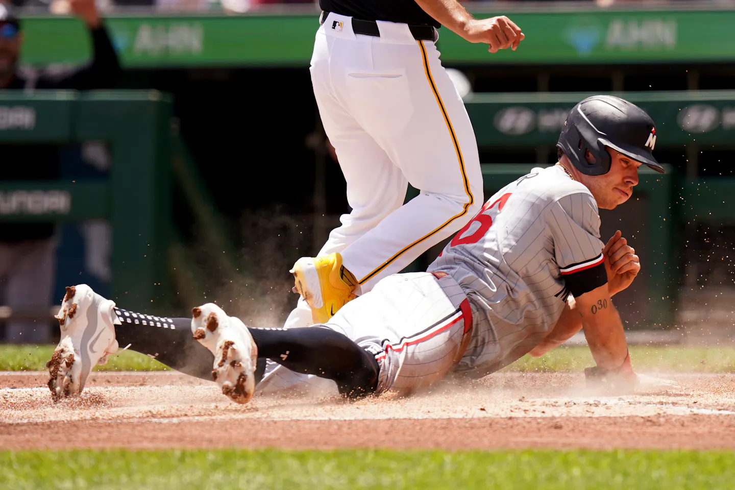 Twins capitalize on gift Pirates passed ball in three-run first inning - Vimarsana News