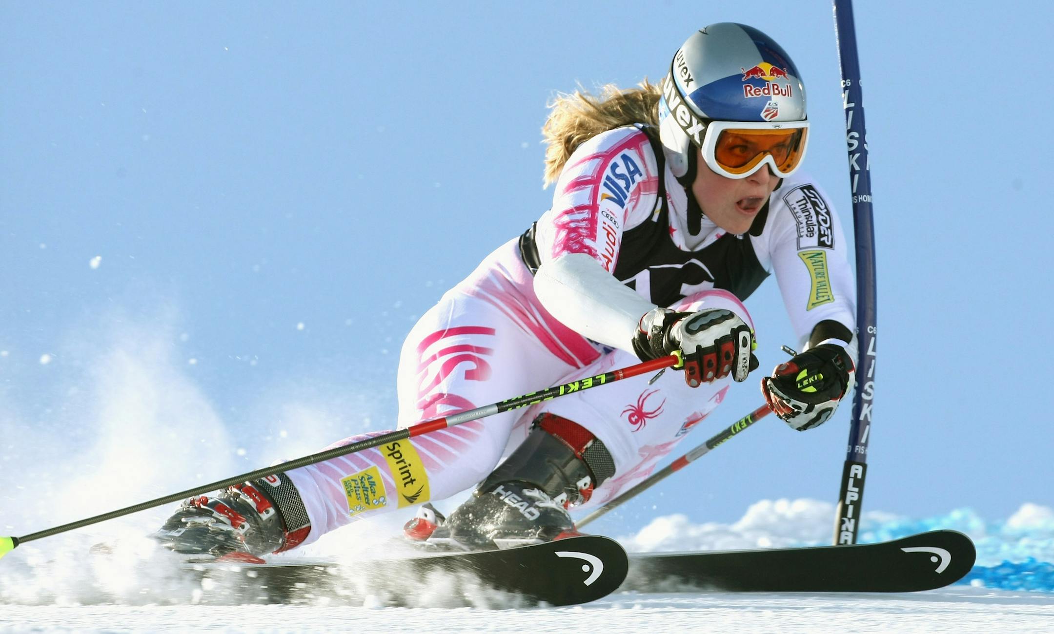 **Only for use with Star Tribune Magazine**SOELDEN, AUSTRIA - OCTOBER 24: Lindsey Vonn of USA competes in the Women's giant slalom event of the Woman's Alpine Skiing FIS World Cup at the Rettenbachgletscher on October 24, 2009 in Soelden, Austria. (Photo by Alexander Hassenstein/Bongarts/Getty Images) ORG XMIT: 91930712