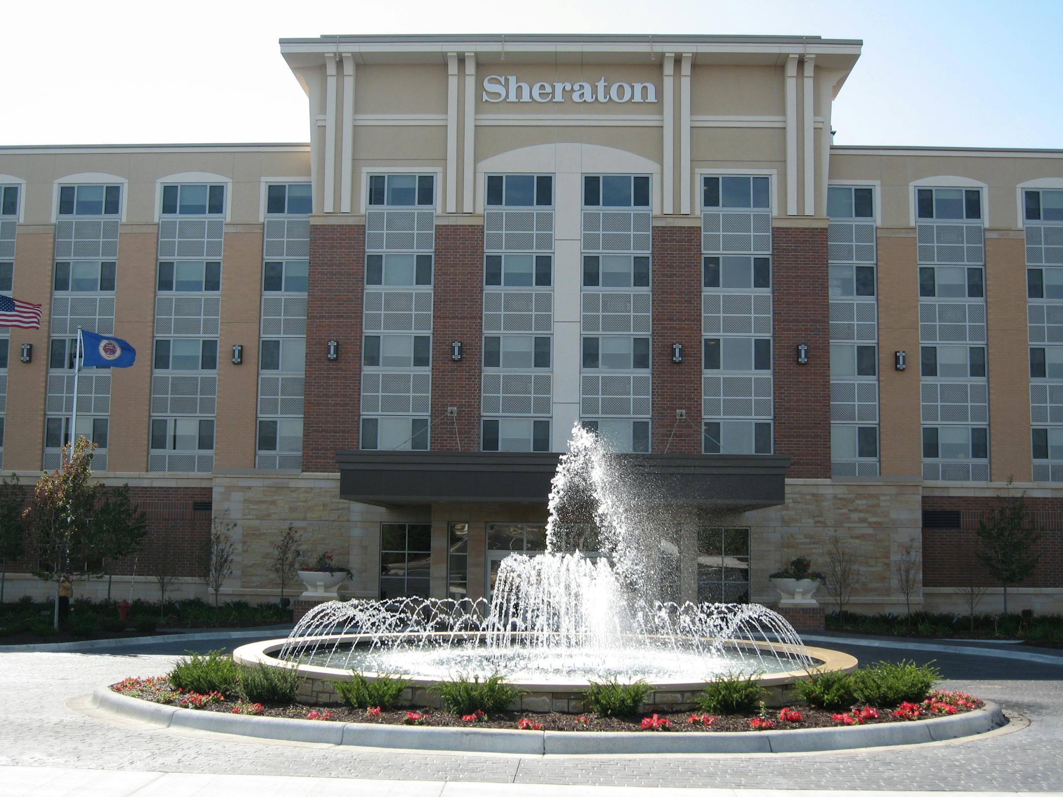 , which opened July 31, is expected to be a destination for business travelers needing corporate meeting space. The hotel is on Bielenberg Drive near the Tamarack Road interchange in northwest Woodbury. (8/2008) CREDIT: Kevin Giles