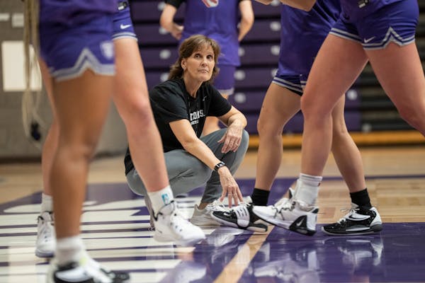 Reusse: Growing from failure pushes St. Thomas women toward success
