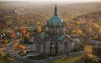 ~- CAPTION CORRECTED BY JPHIL: Shown is the St. Paul Cathedral, (or Cathedral of St. Paul) St. Paul, Minnesota.