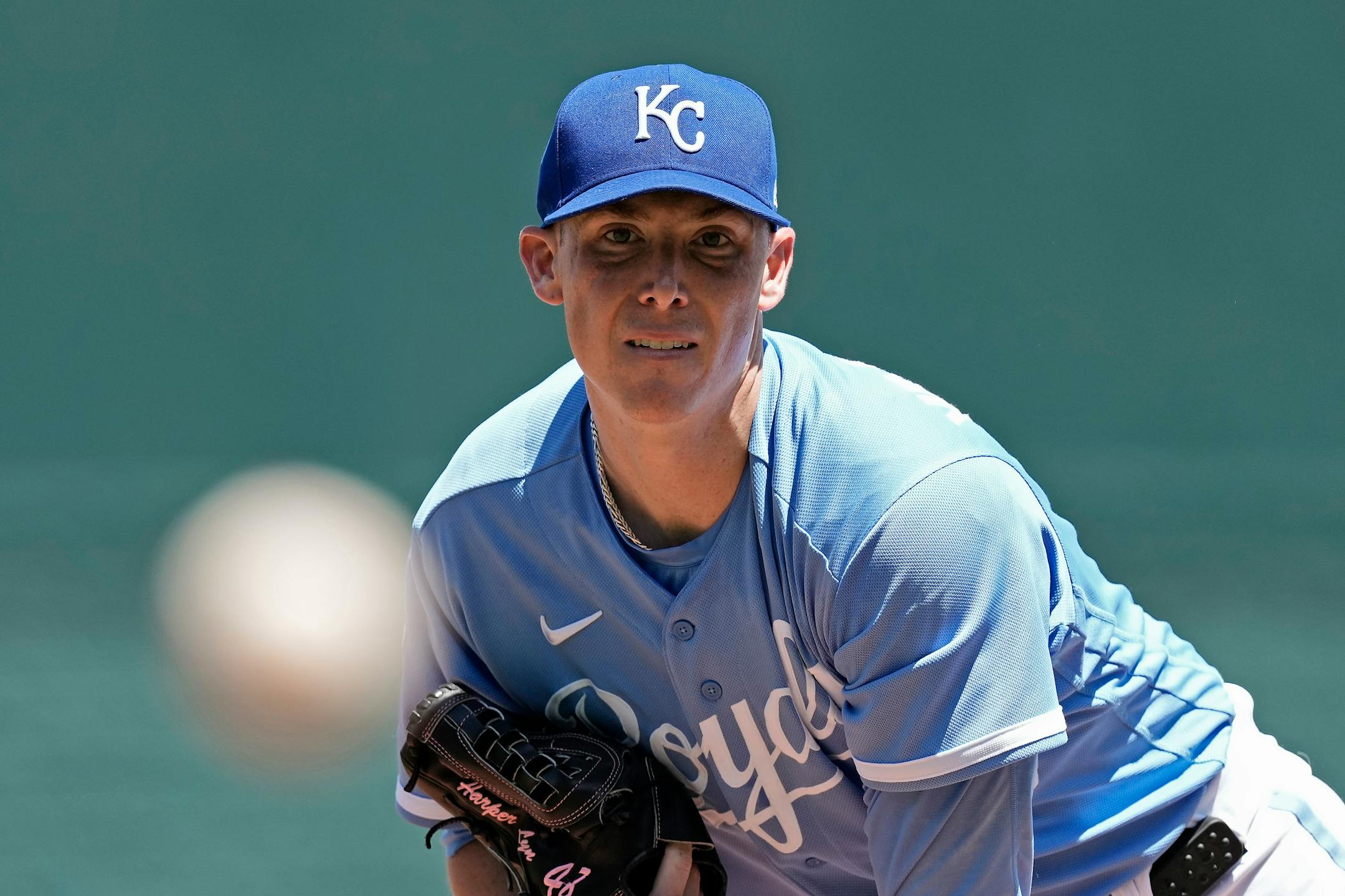 Kansas City Royals starting pitcher Ryan Yarbrough throws during the first inning of a baseball game against the Minnesota Twins Sunday, July 30, 2023, in Kansas City, Mo. (AP Photo/Charlie Riedel)