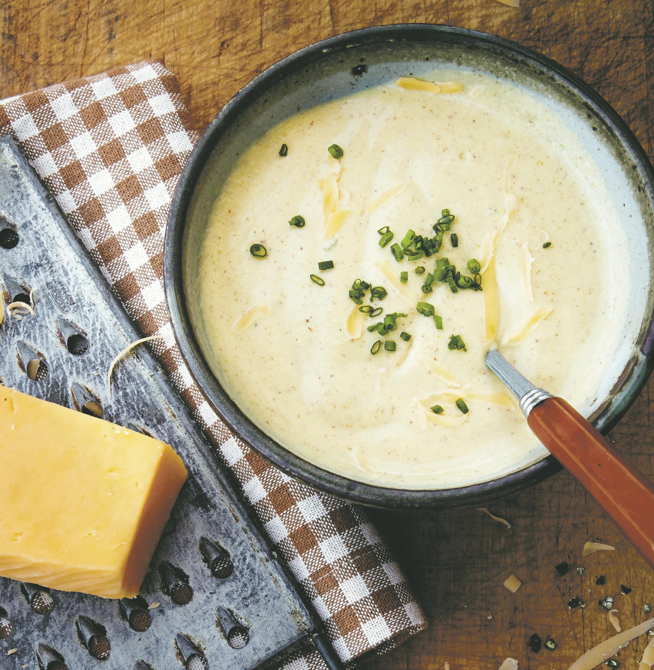 curry-cauliflower soup photo by antonis achilleos