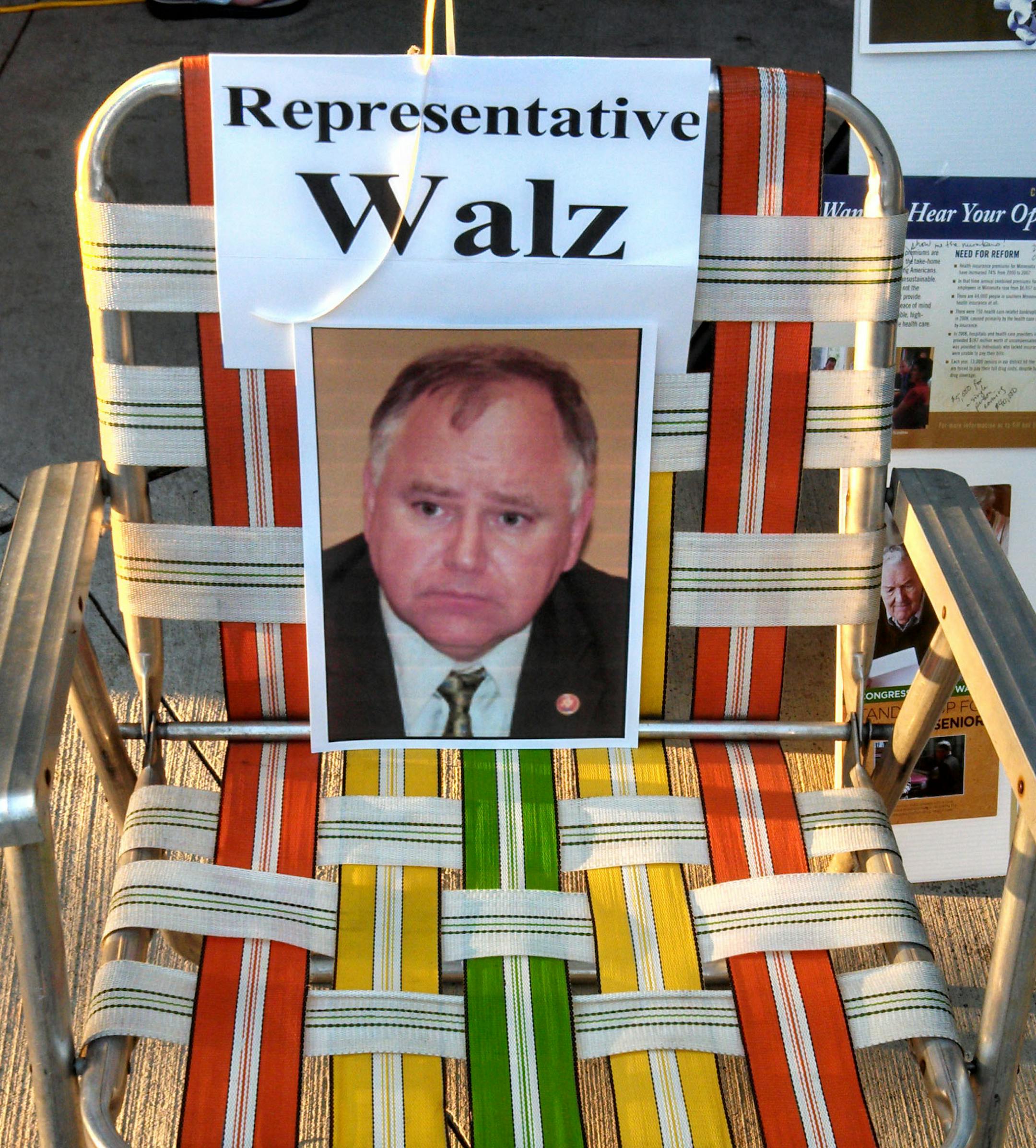 Photo of U.S. Rep. Tim Walz in empty chair at a Mankato Tea Party forum he skipped.