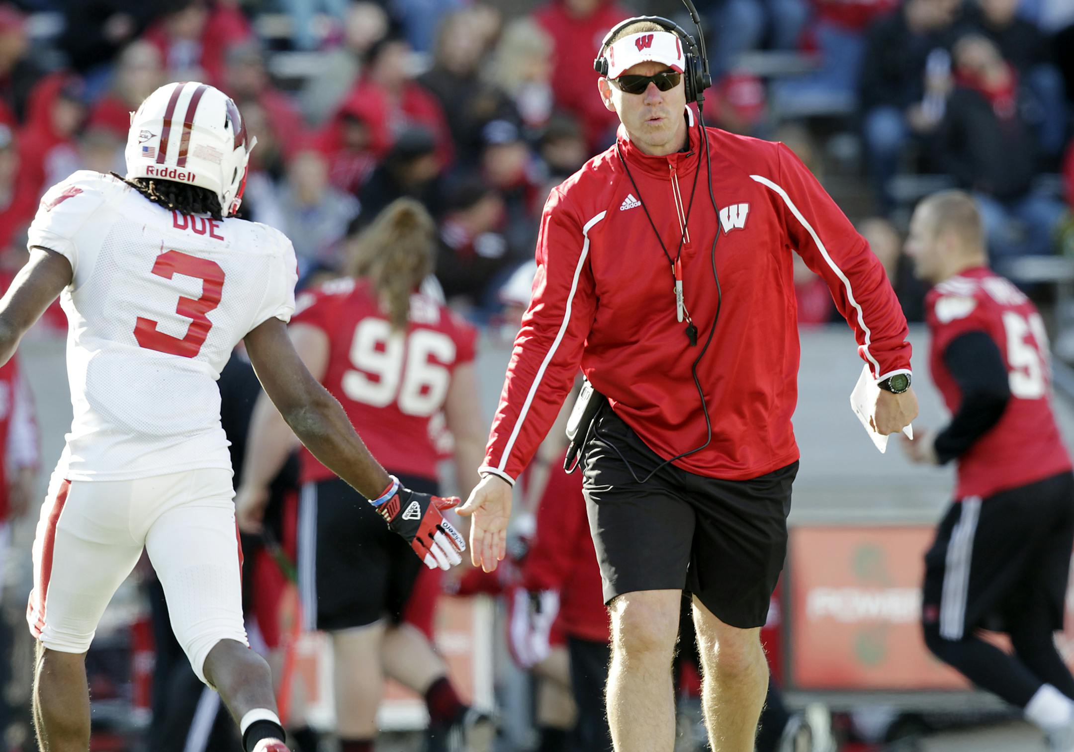 Wisconsin head coach Gary Andersen encourages wide receiver Kenzel Doe (3) during a spring game at Camp Randall Stadium in Madison, Wis., Saturday, April 20, 2013. (AP Photo/Wisconsin State Journal, M.P. King) ORG XMIT: WIMAW110