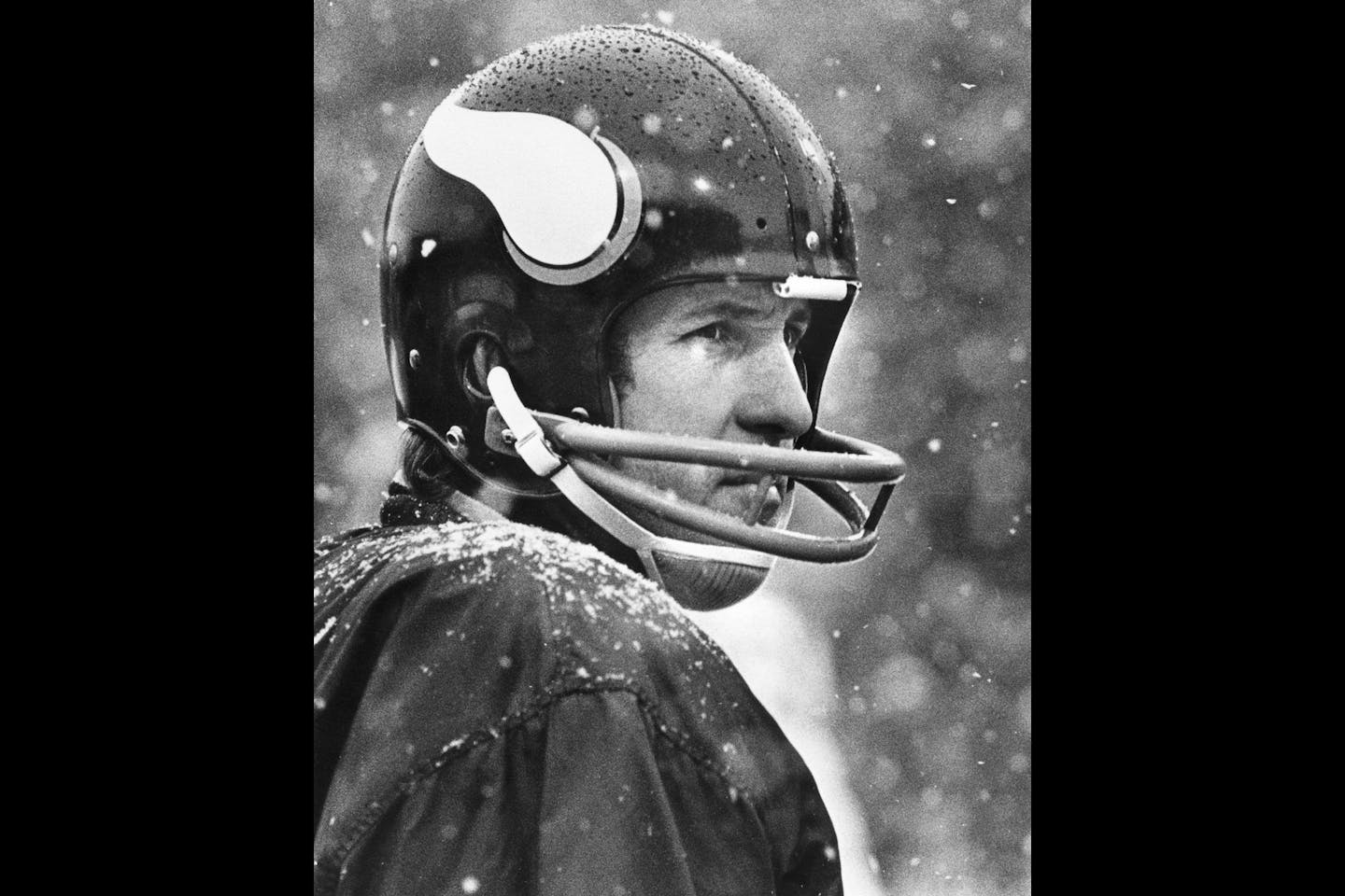 Star Tribune photo Scrambling quarterback Fran Tarkenton led the Minnesota Vikings to three Super Bowls in the 1970s, retired as the NFL's all-time leading passer, and became the first Vikings player inducted into the Pro Football Hall of Fame in 1986. ORG XMIT: MIN2015021215075142