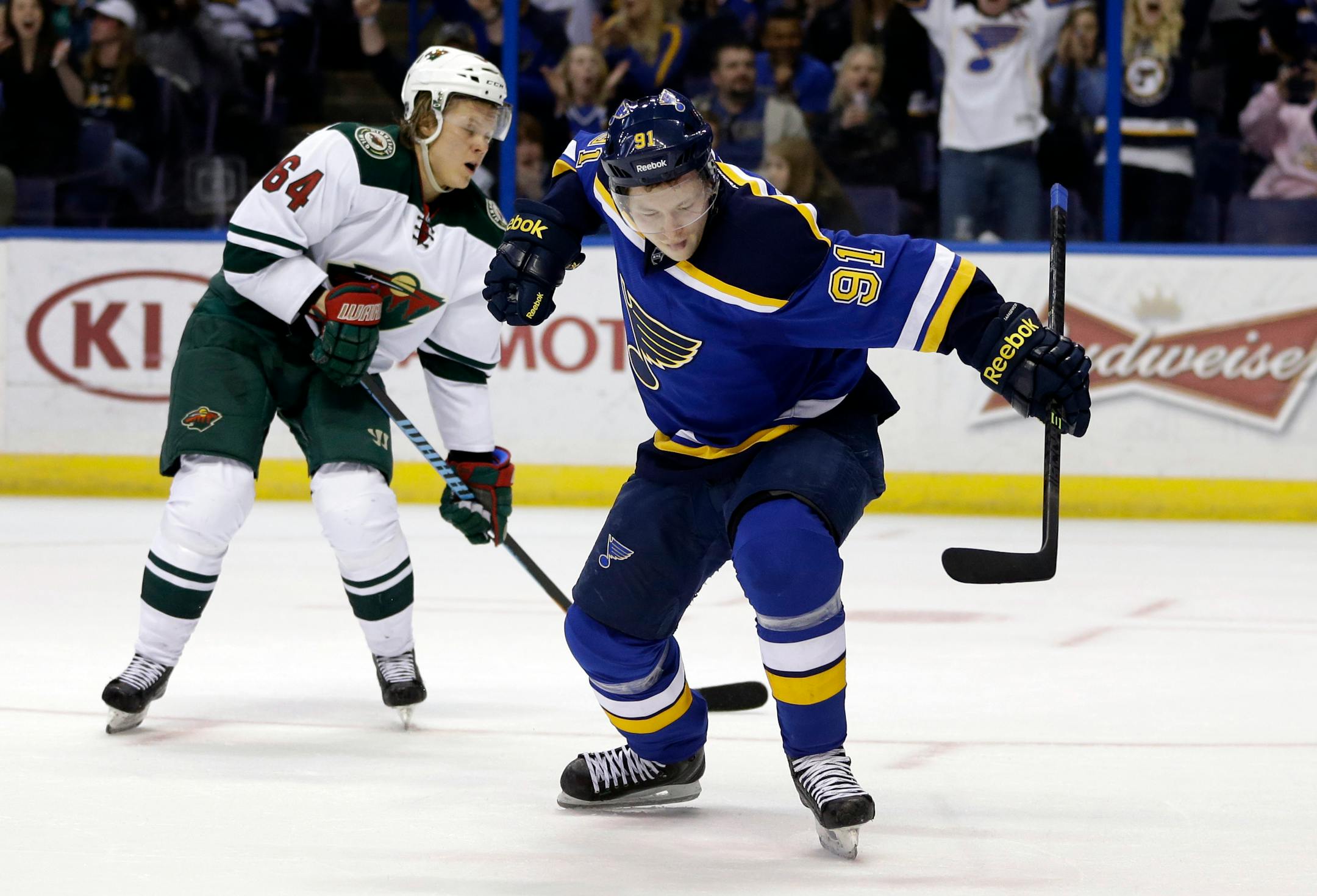 Vladimir Tarasenko, right, led the Blues with 37 goals this season, including one against the Wild in St. Louis' 4-2 victory Saturday.