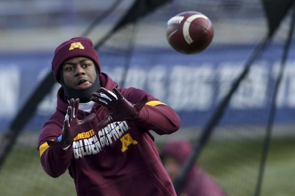 Minnesota Gophers wide receiver Tyler Johnson (6) warmed up at Ryan Field Saturday.
