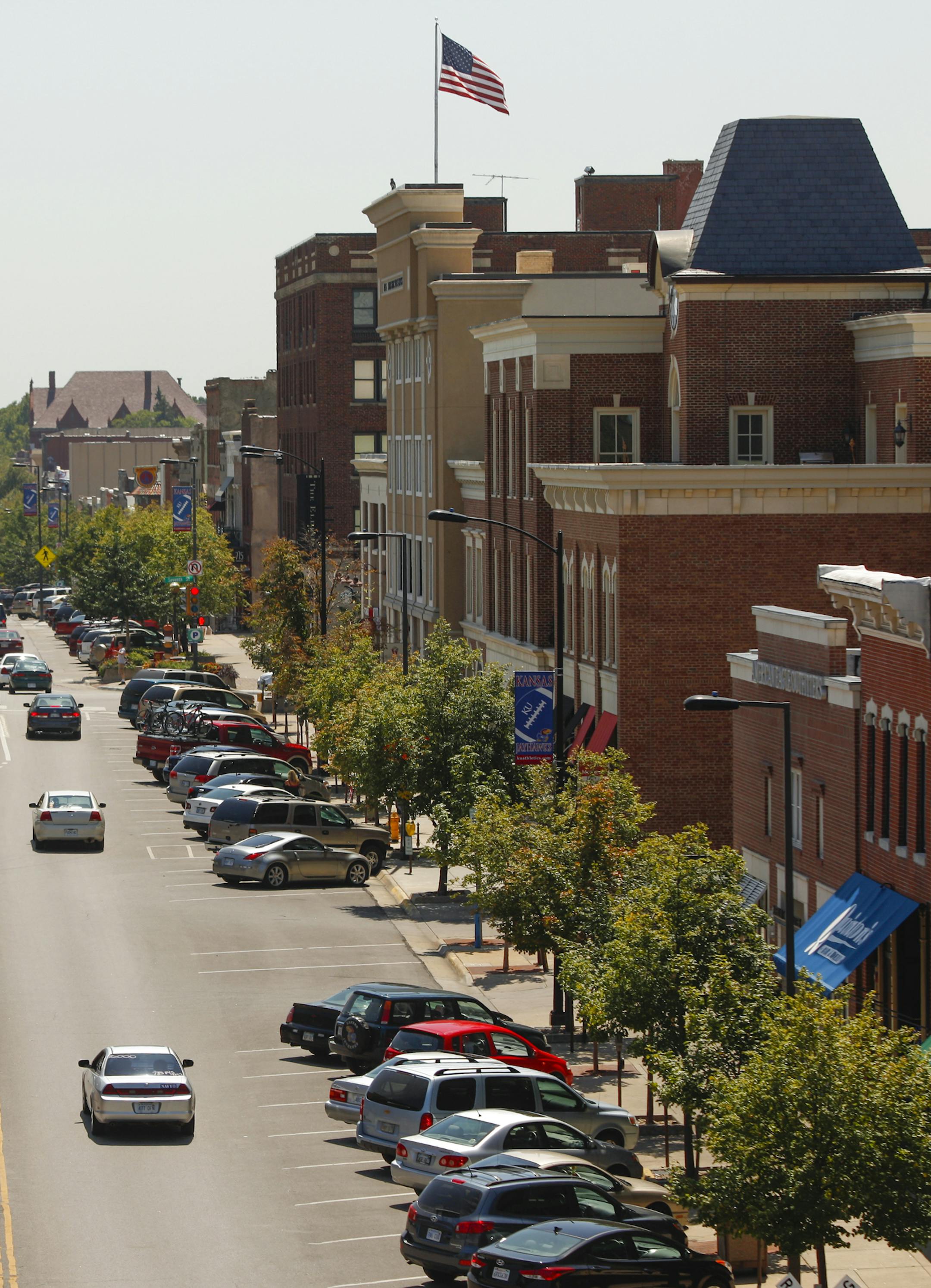 Massachusetts Street in Lawrence, Kansas. Photo Courtesy of Lawrence Journal-World NICK KRUG ORG XMIT: KSLAW