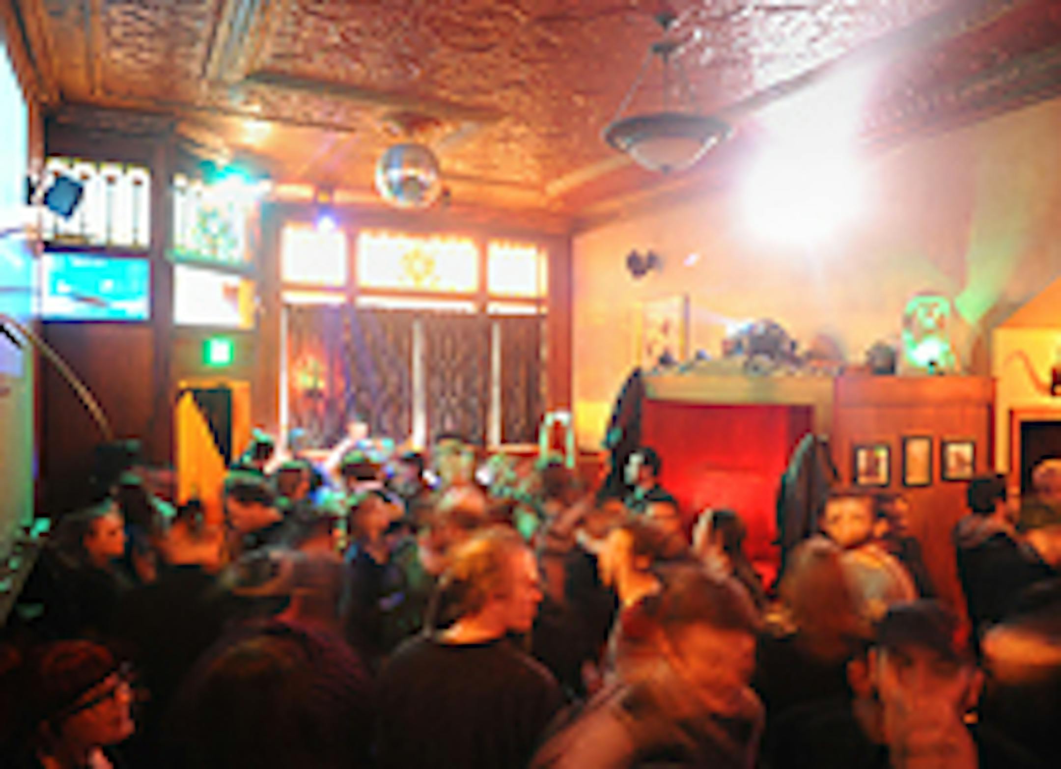 Transmission at Jager: a cross-generational mix of younger hipsters and ... older hipsters