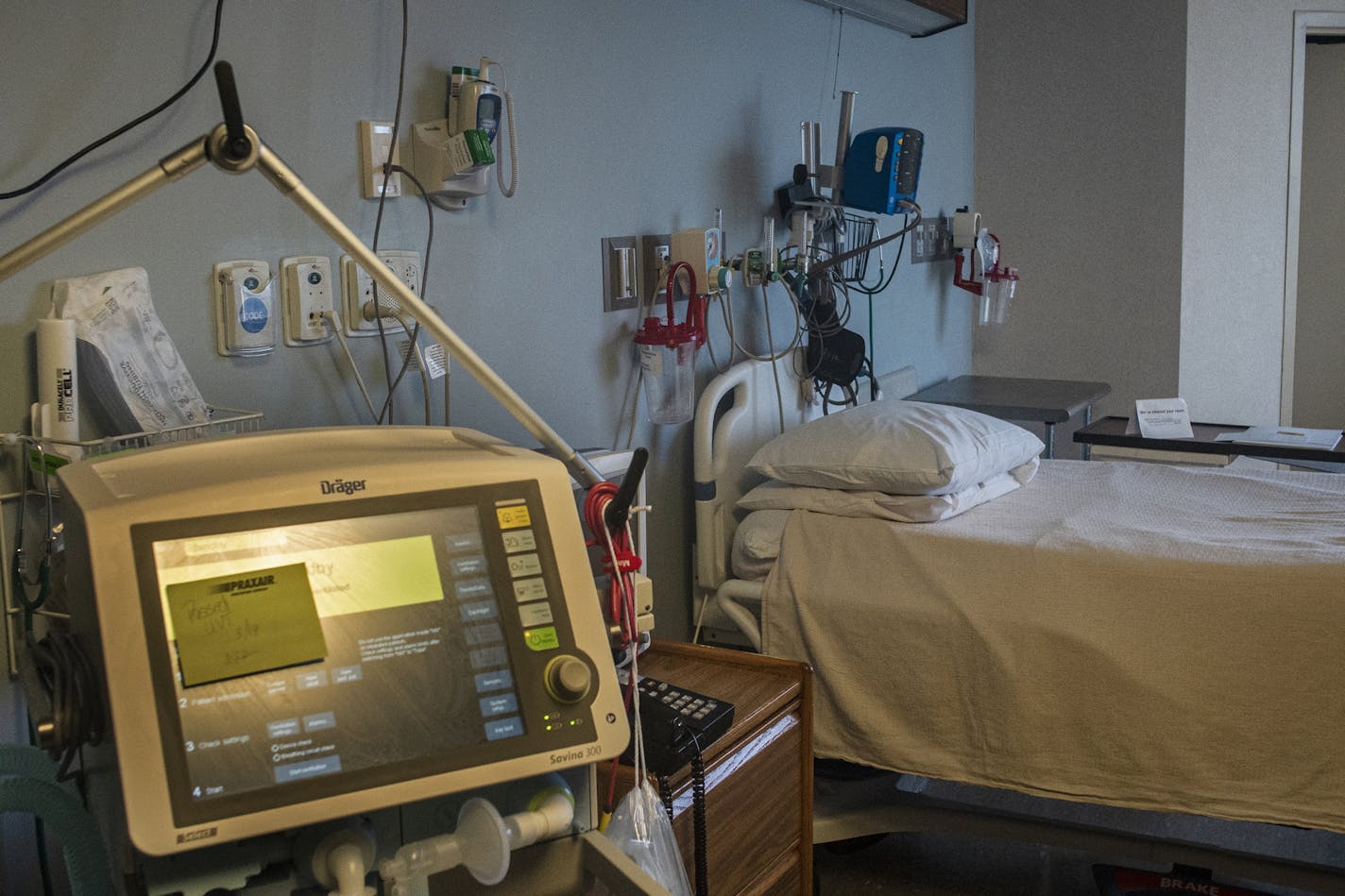 An intensive care unit at Fairview's COVID-19 treatment center at Bethesda hospital is shown in March. (Staff photo by Richard Tsong-Taatarii) ORG XMIT: MIN2003261328537685