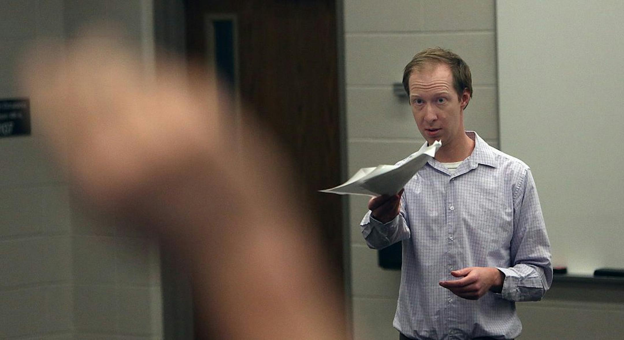 Professor Jason Hill taught a course, Natural Resources Consumption and Sustainability, to students at the St. Paul campus of the University of Minnesota. Hill is one of five instructors who will be teaching a MOOC (massive open online course).