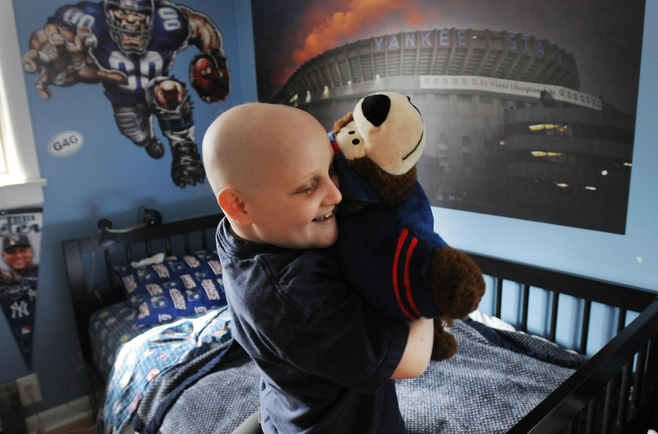 Michael Feeny, 9, of Ridgewood, New Jersey, has been battling Ewing's Sarcoma since he was six. Medicines used to treat his condition were selected after parts of the tumors were transplanted in to mice and tests run to determine the best path of treatment. (Mitsu Yasukawa/The Record/MCT) ORG XMIT: 1137529