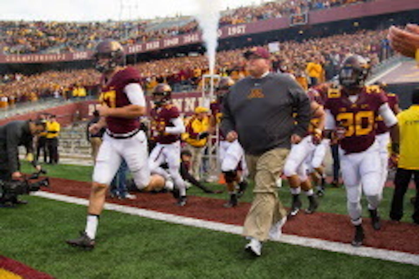 Gophers coach Tracy Claeys will have 10 fewer players to lead onto the field for the Dec. 27 Holiday Bowl against Washington State.