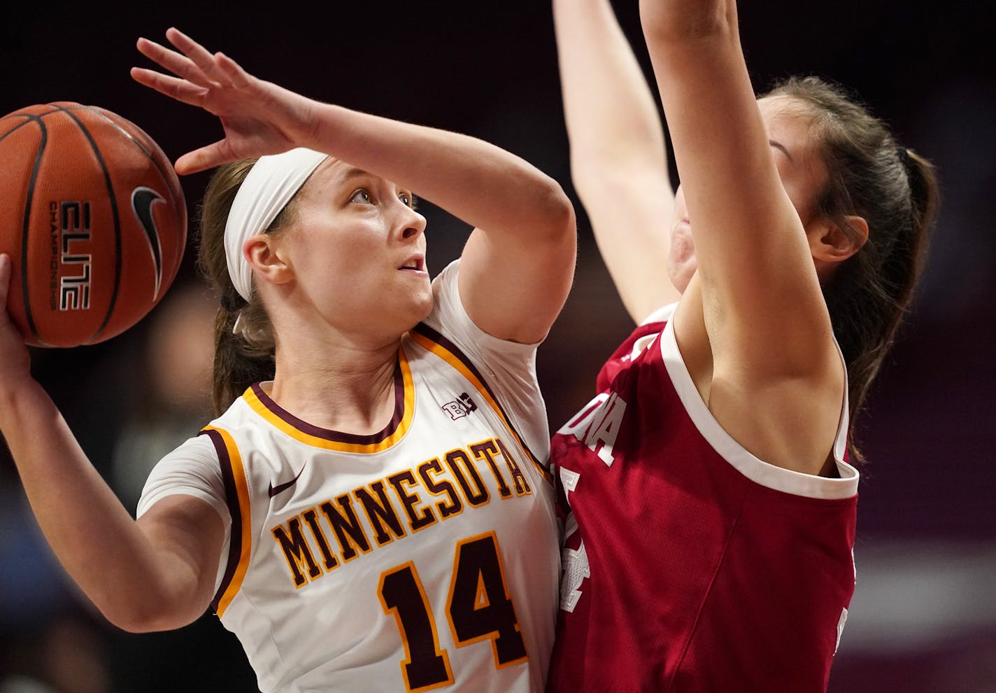 Minnesota Golden Gophers guard Sara Scalia (14) went up for a shot in the first quarter. ] ANTHONY SOUFFLE • anthony.souffle@startribune.com