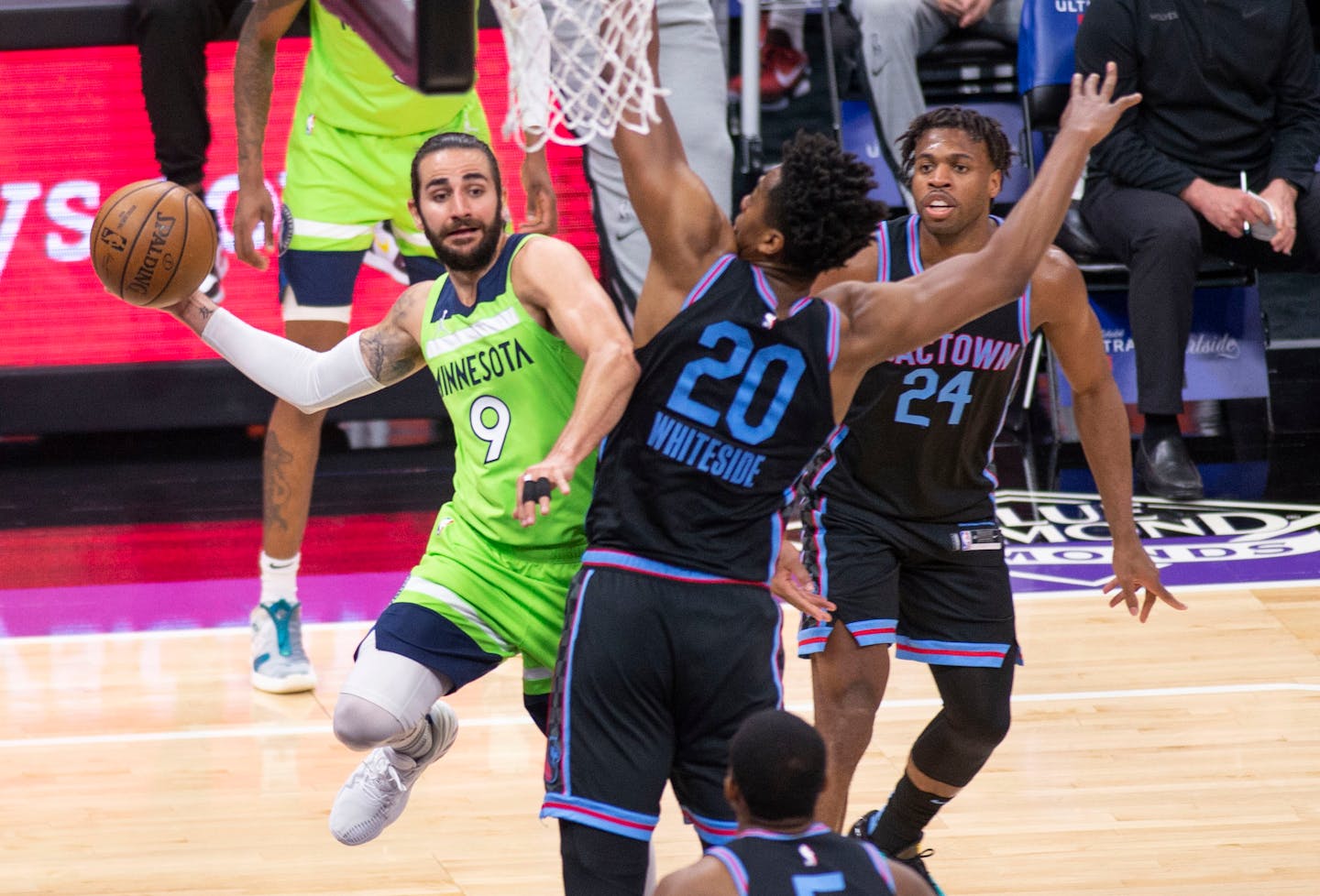 Timberwolves guard Ricky Rubio is defended by Sacramento Kings center Hassan Whiteside during the first quarter