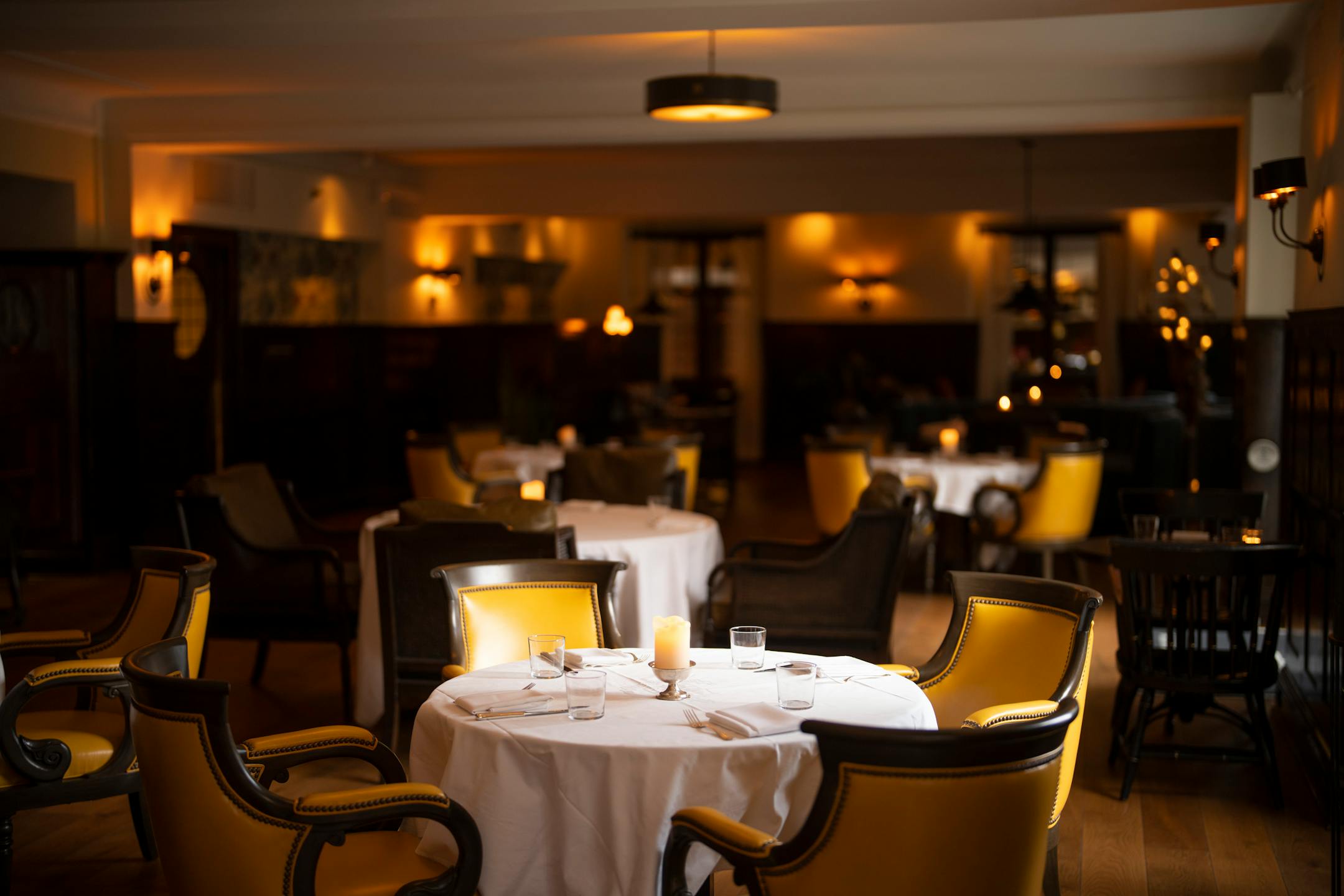 The dining room in Charlie's at the Minneapolis Club.